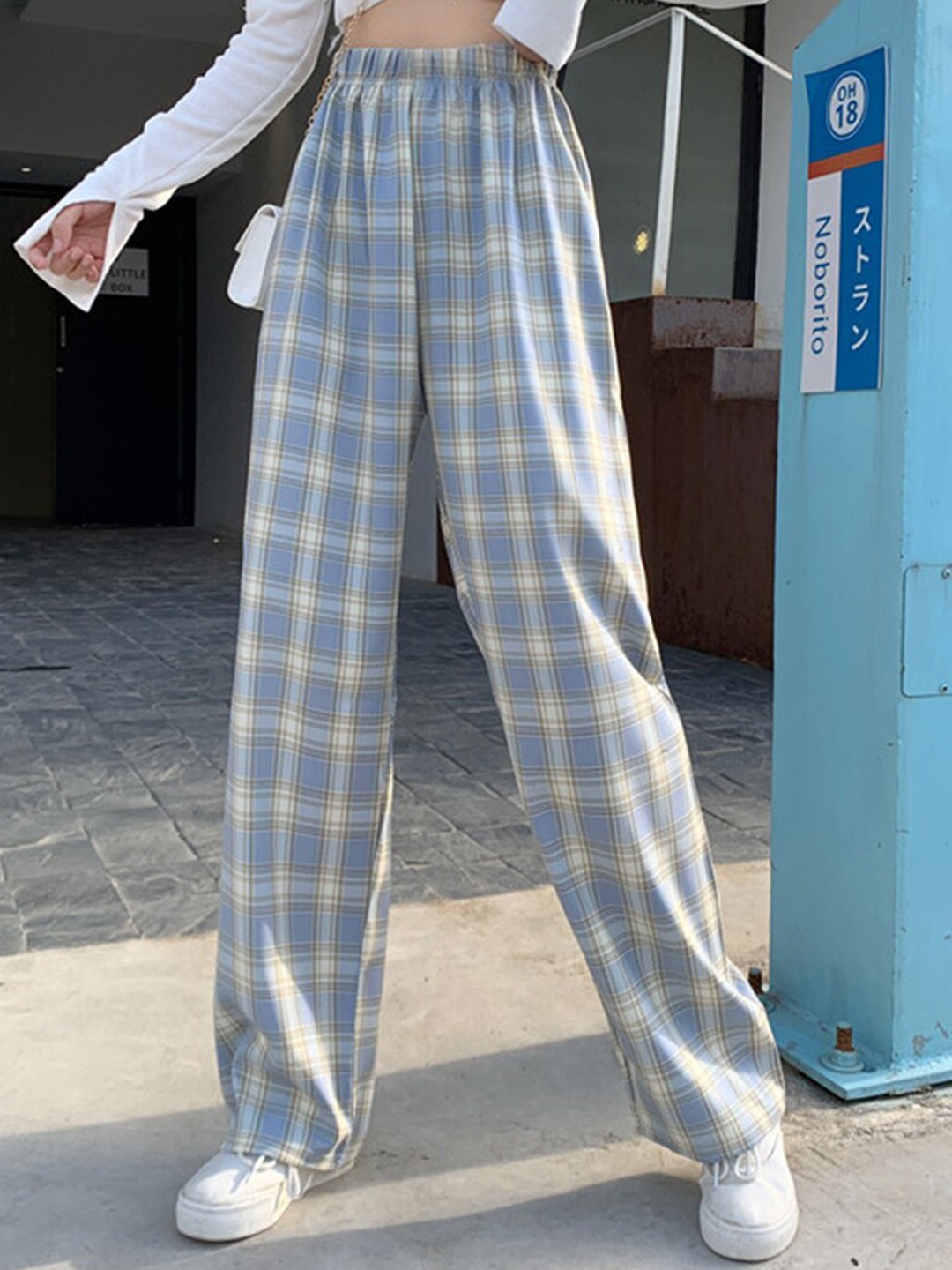 

URBANIC Women Blue Checked Trousers
