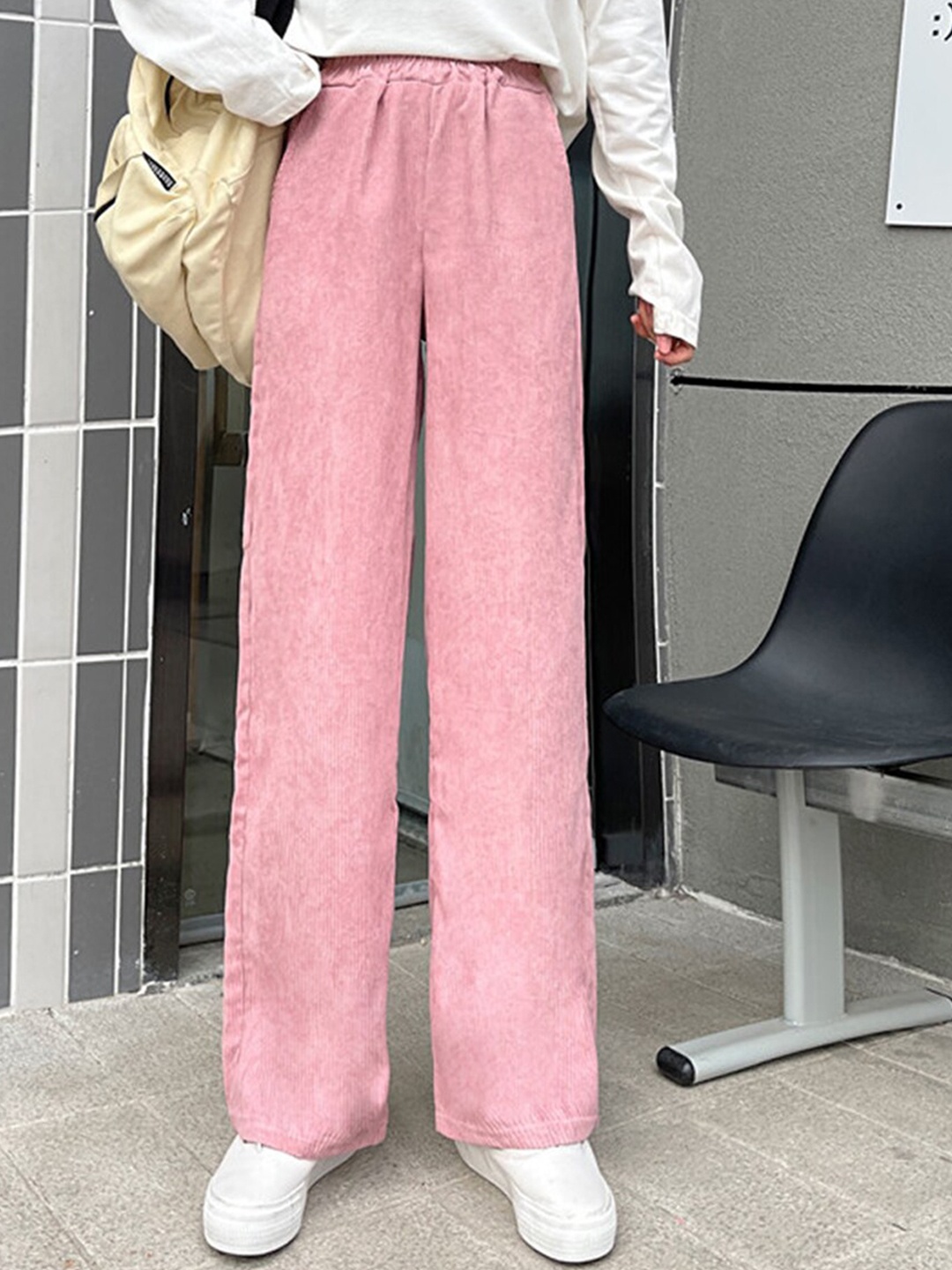 

URBANIC Women Pink Solid Trouser