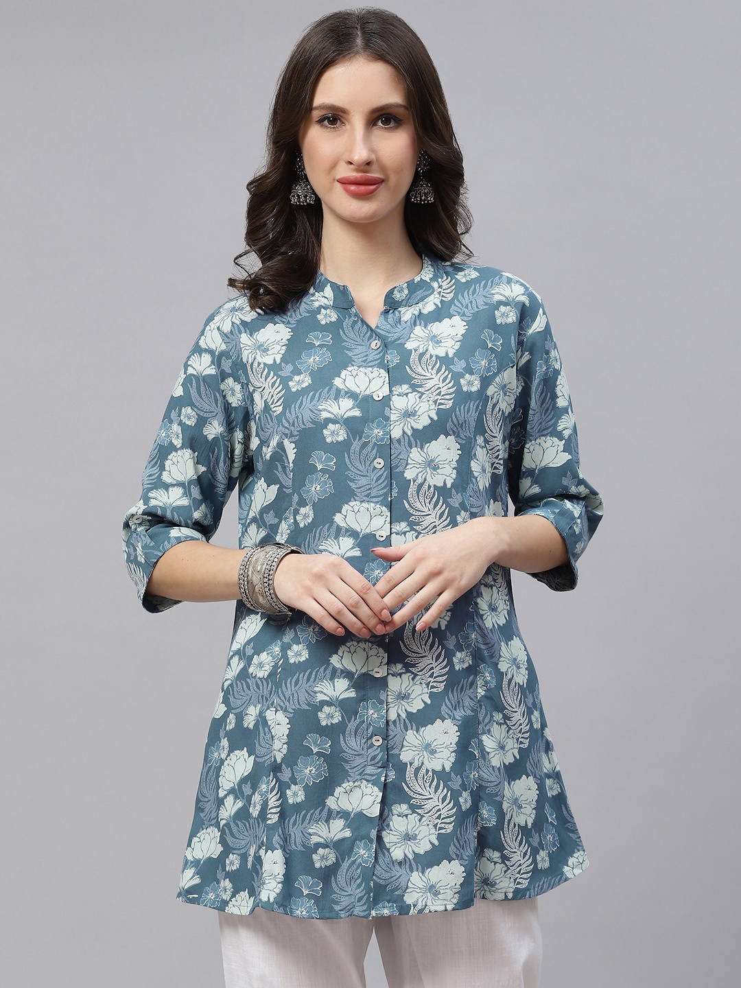 

Divena Blue Floral Print Mandarin Collar Roll-Up Sleeves Shirt Style Top