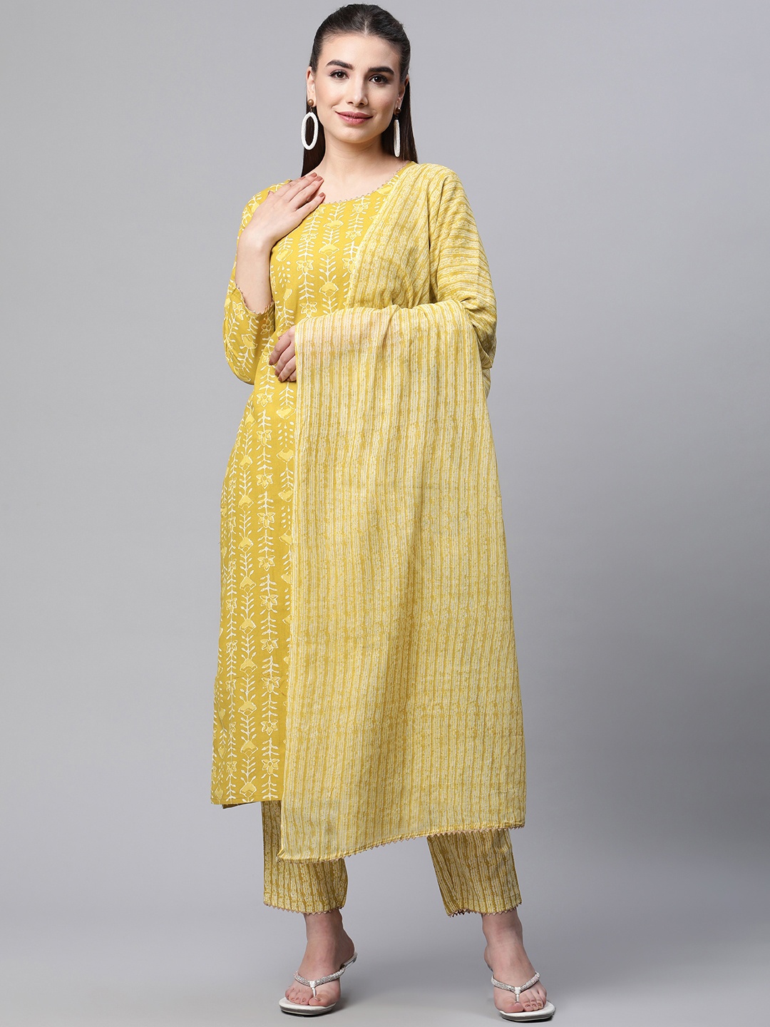 

SERONA FABRICS Women Yellow Floral Printed Pure Cotton Kurta with Trousers & With Dupatta