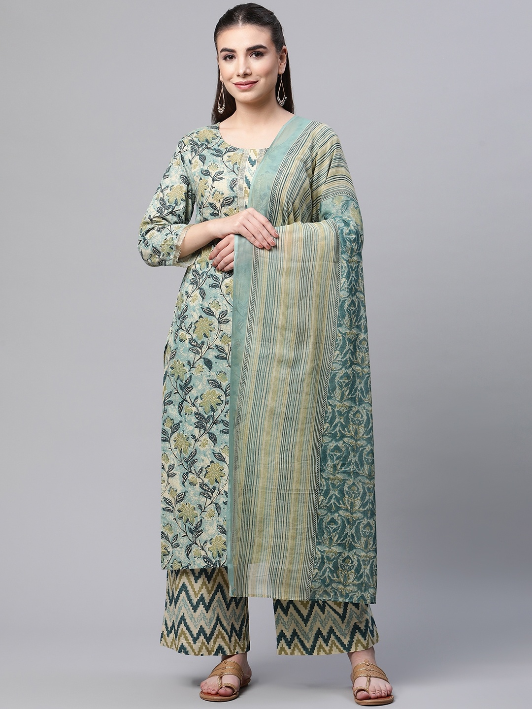 

SERONA FABRICS Women Green Floral Printed Pure Cotton Kurta with Palazzos & With Dupatta