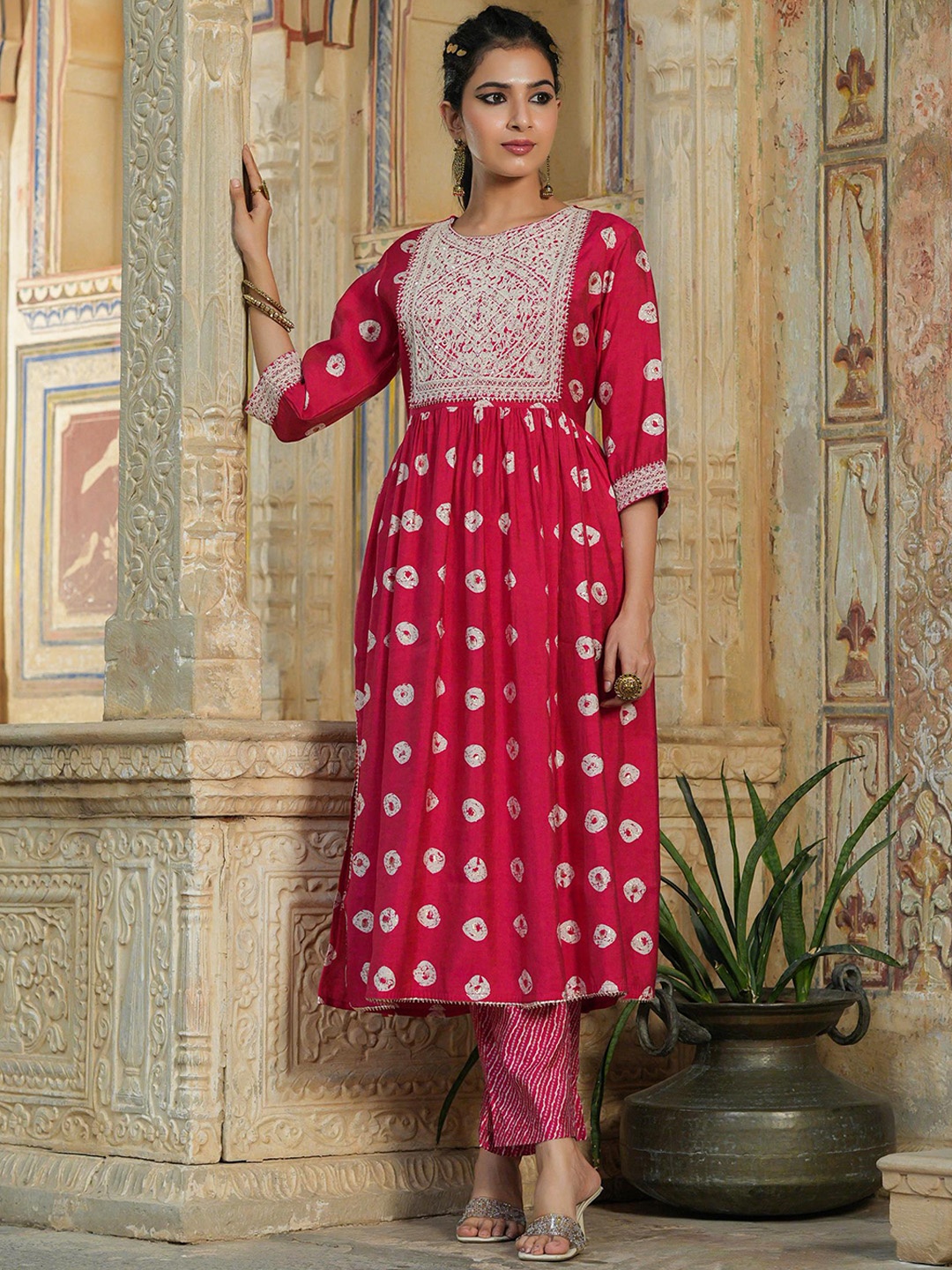 

SCAKHI Women Pink Printed Pleated Kurta with Trousers