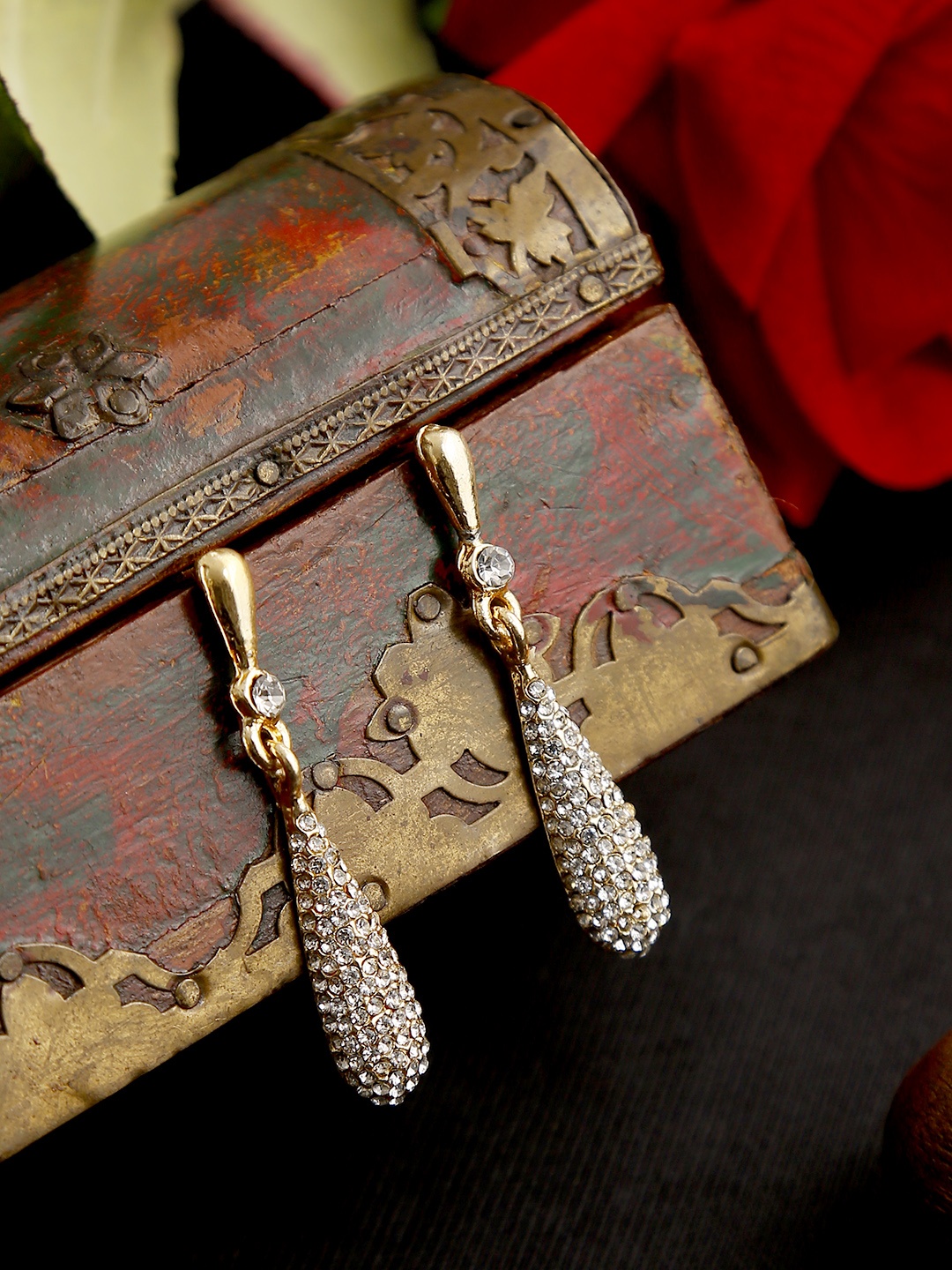 

YouBella Gold-Plated Teardrop-Shaped Stone-Studded Drop Earrings