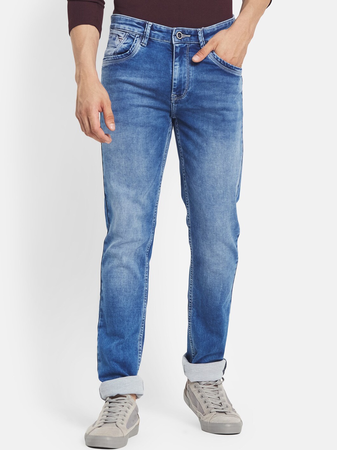 

Octave Men Blue Straight Fit Mildly Distressed Heavy Fade Stretchable Jeans