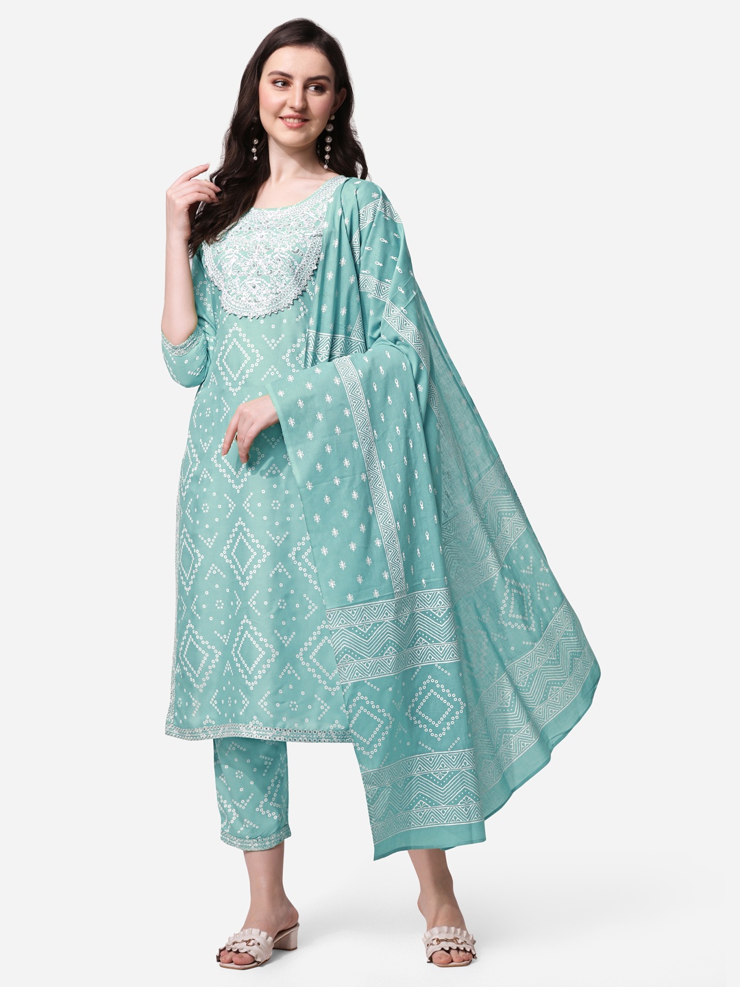 

MIRCHI FASHION Women Sea Green Bandhani Printed Thread Work Kurta with Trousers & With Dupatta