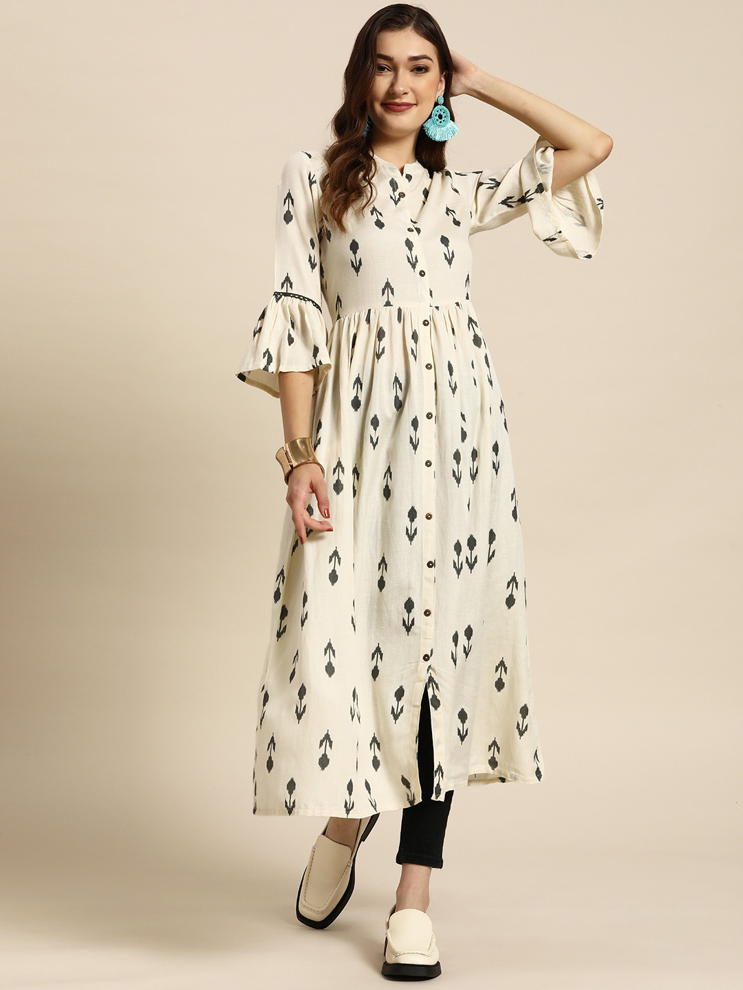 

Sangria Off White & Charcoal Geometric Embroidered Kurti
