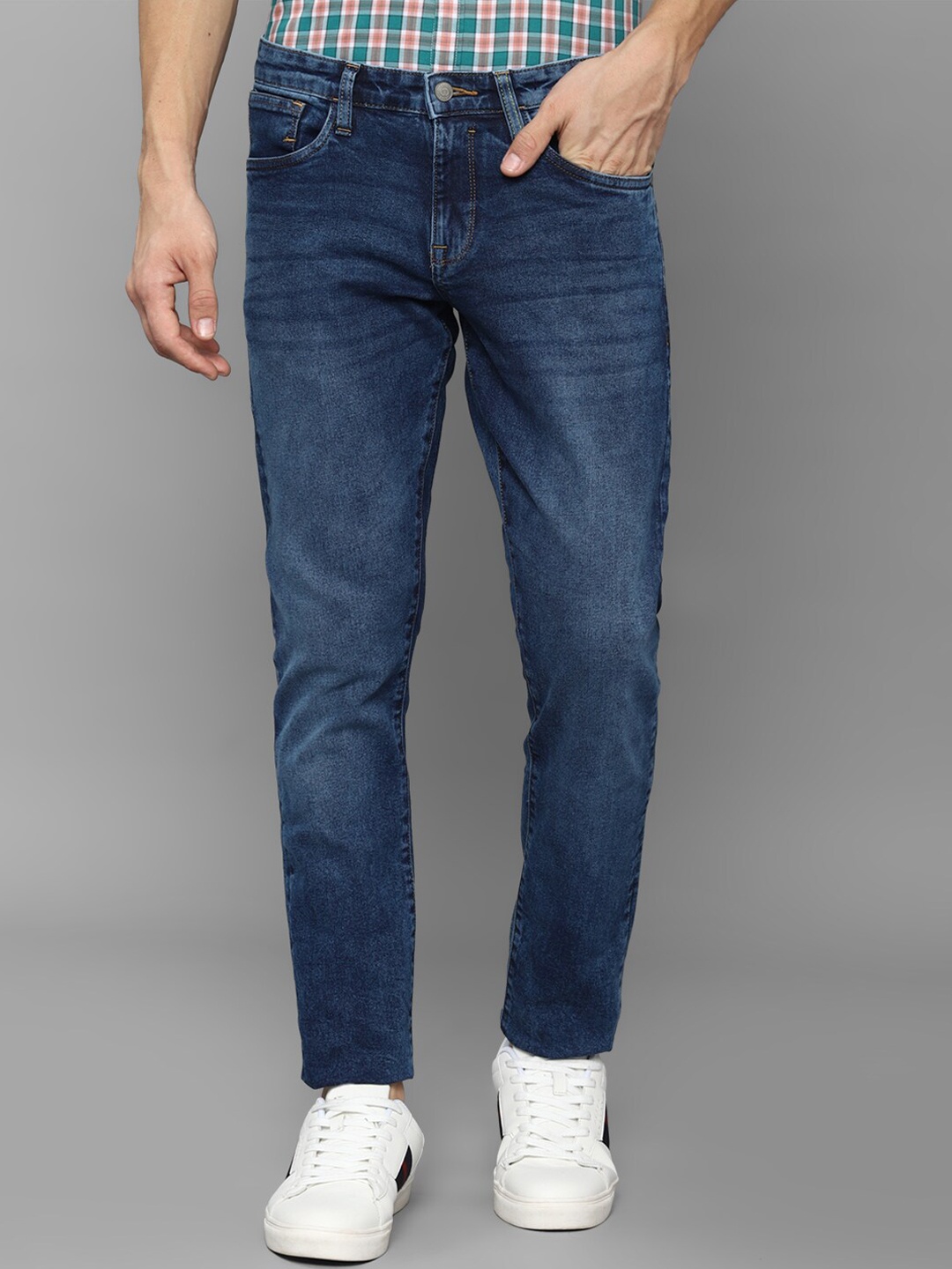 

Allen Solly Sport Men Blue Slim Fit Pure Cotton Light Fade Jeans