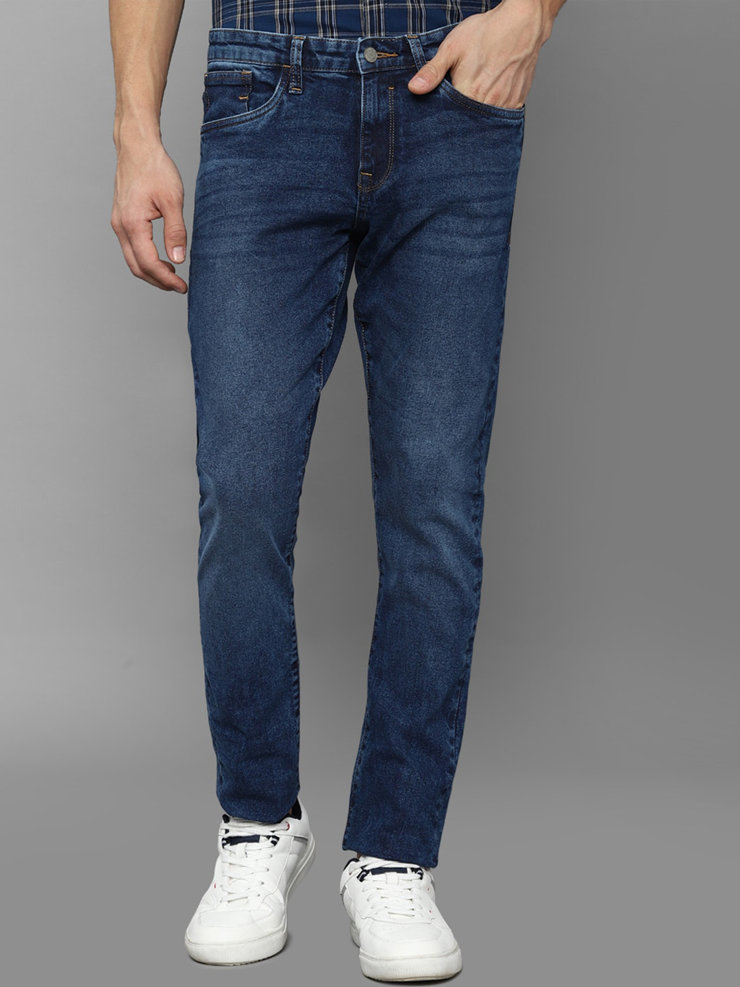 

Allen Solly Sport Men Navy Blue Slim Fit Light Fade Pure Cotton Jeans