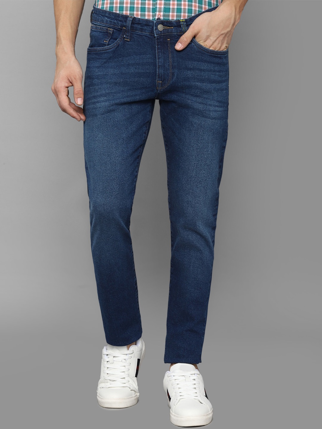 

Allen Solly Sport Men Navy Blue Skinny Fit Light Fade Jeans