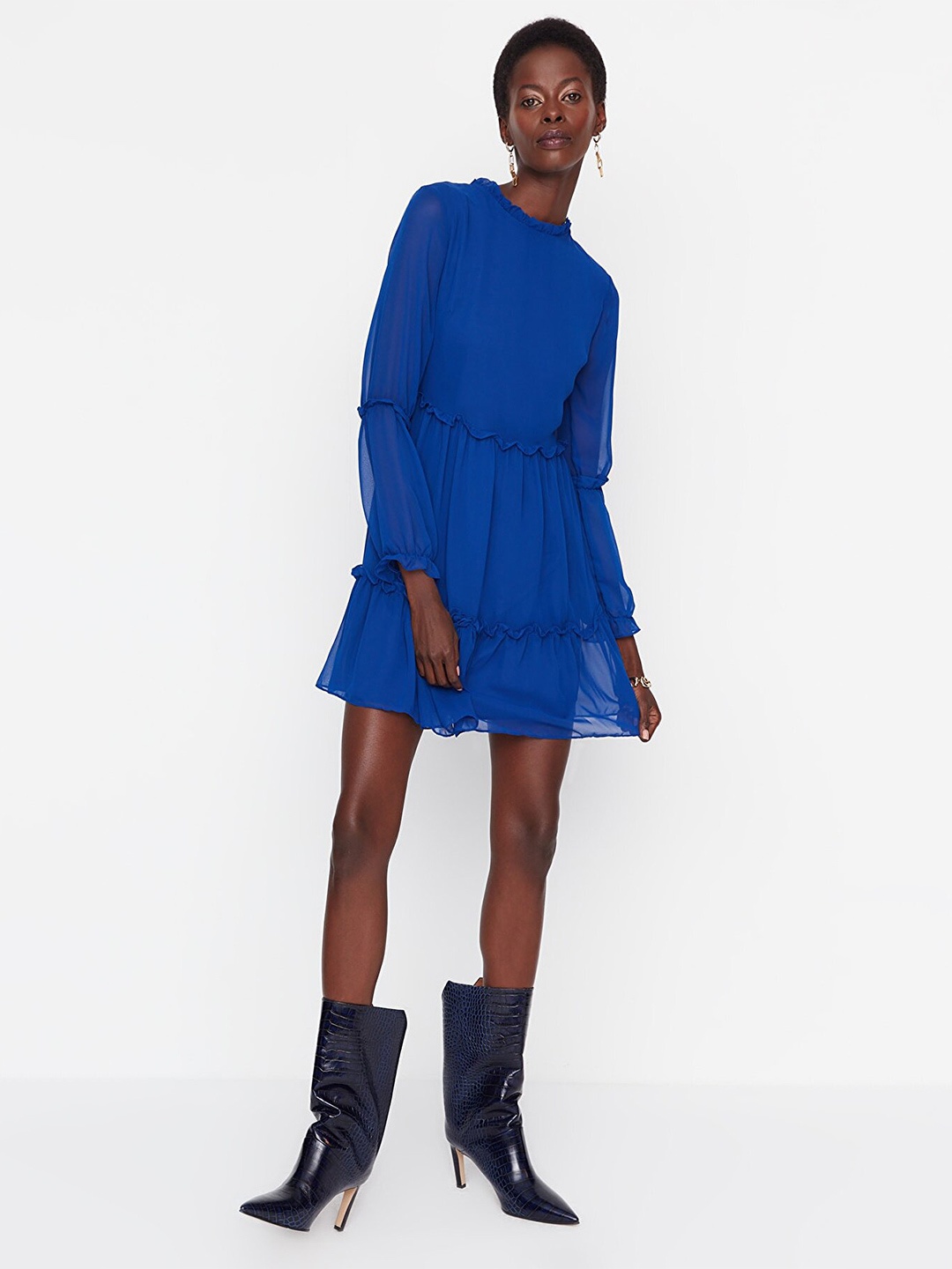 

Trendyol Women Navy Blue Solid Round Neck Mini Dress