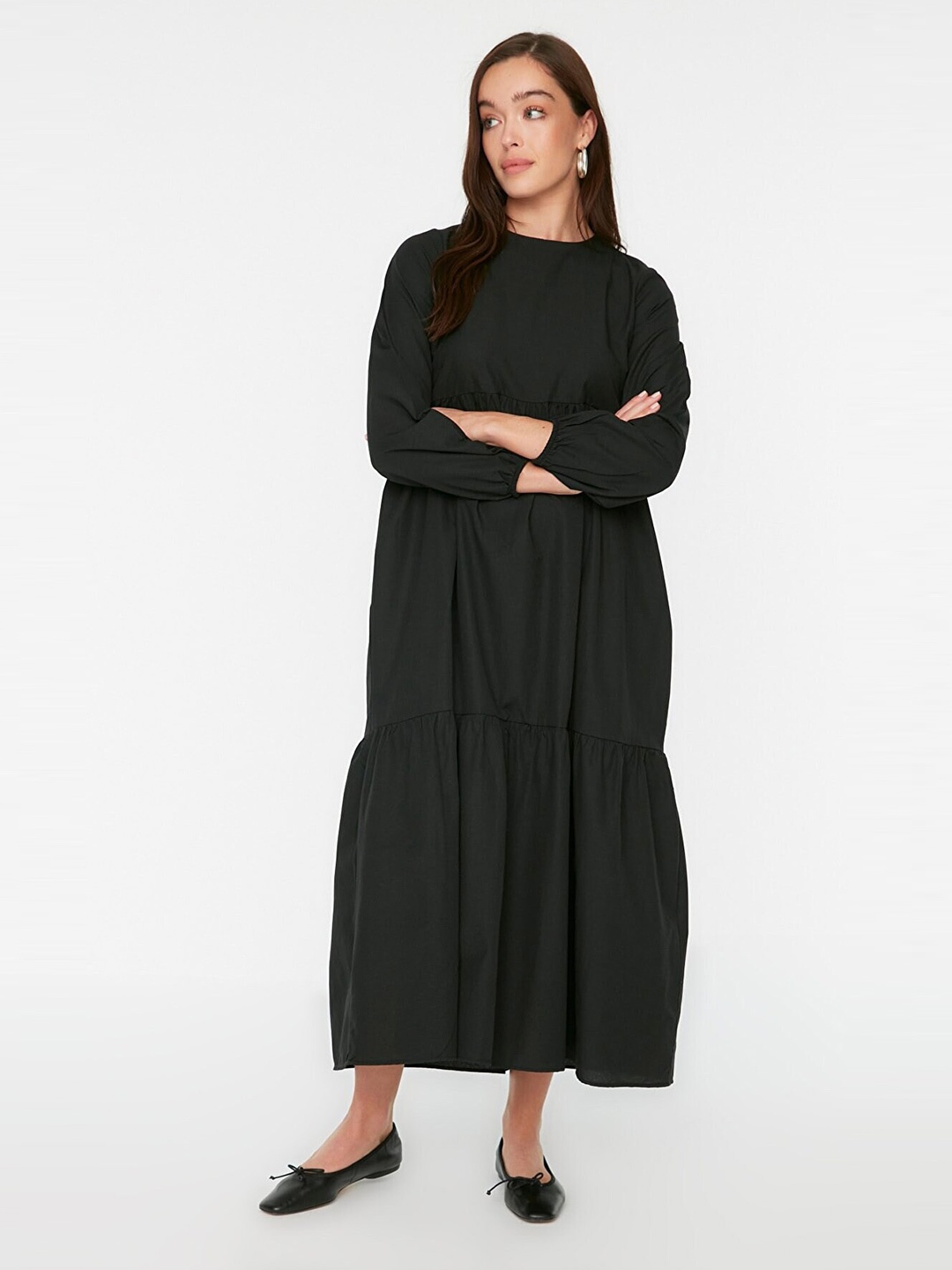 

Trendyol Black Midi Solid Dress