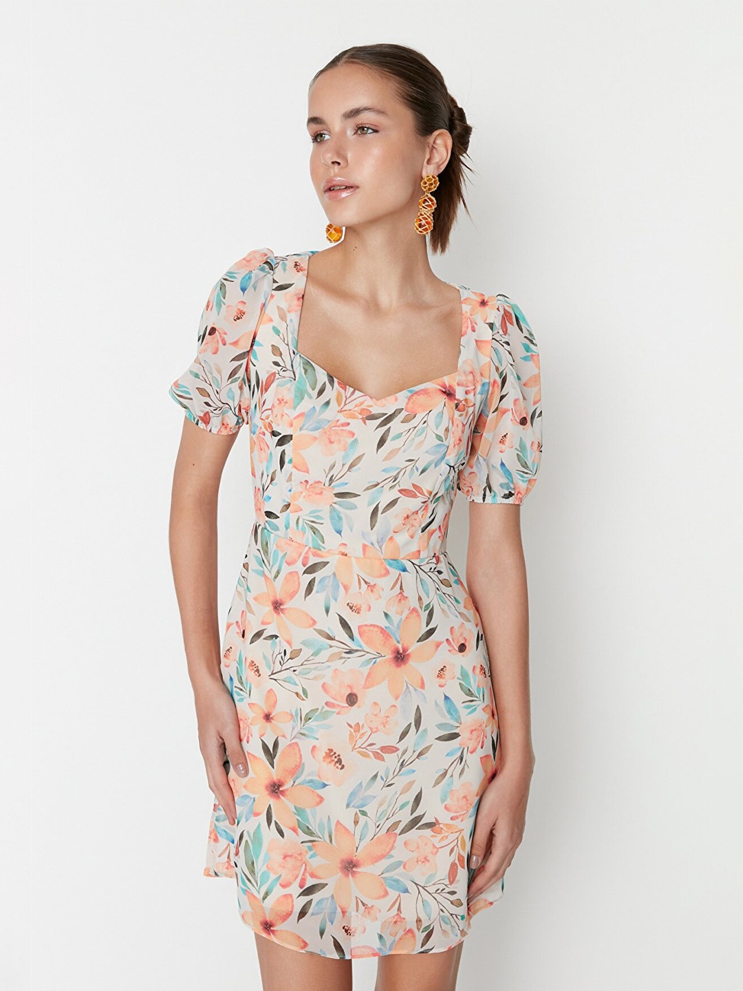 

Trendyol Off White & Peach-Coloured Floral A-Line Mini Dress