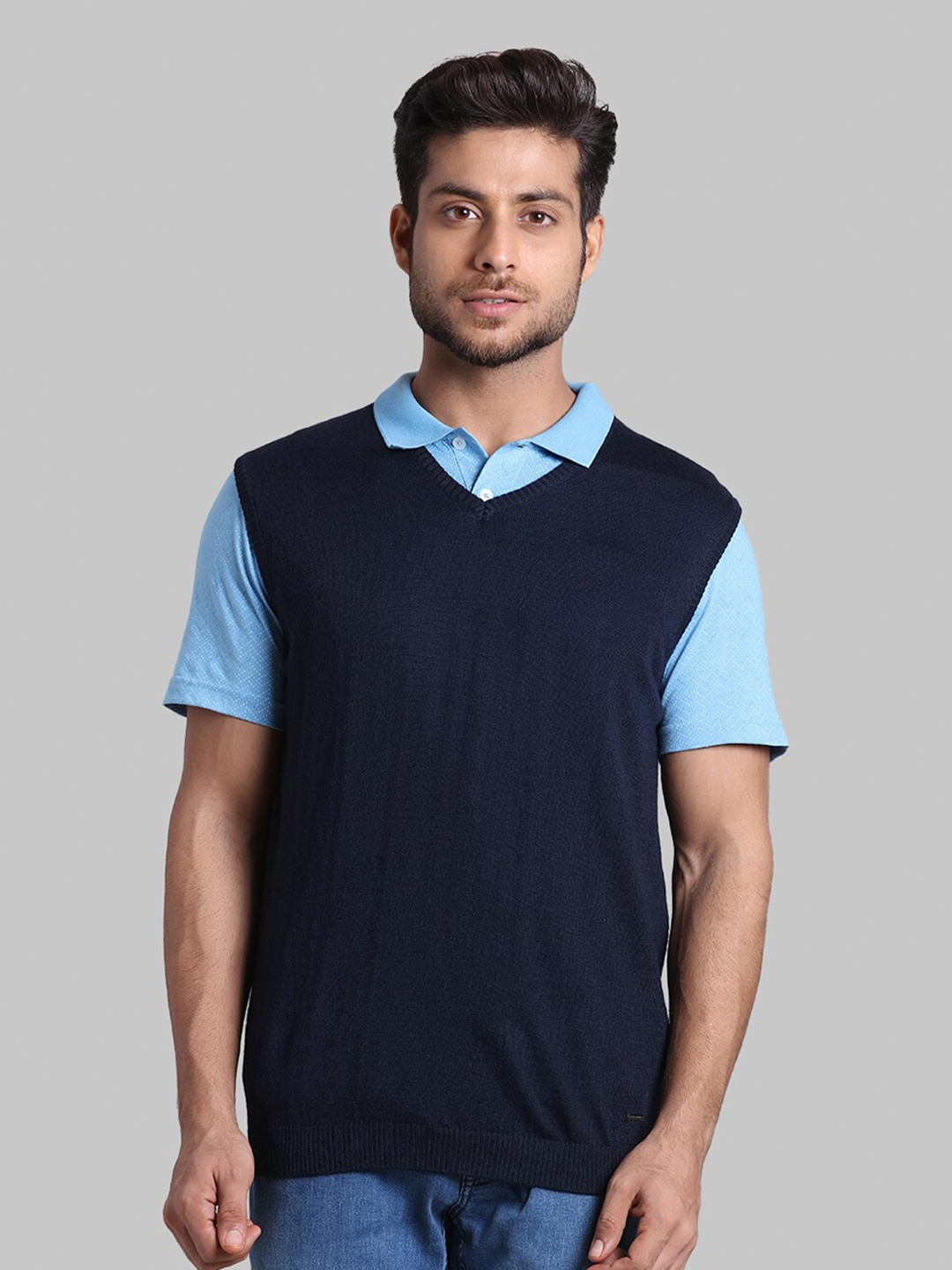 

Park Avenue Men Blue Sweater Vest