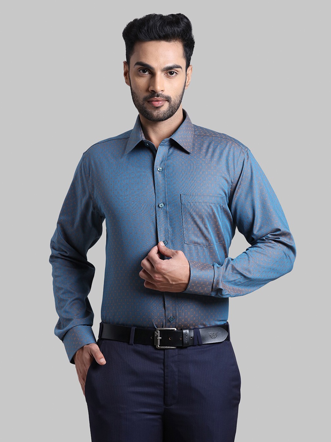 

Park Avenue Men Blue Formal Shirt