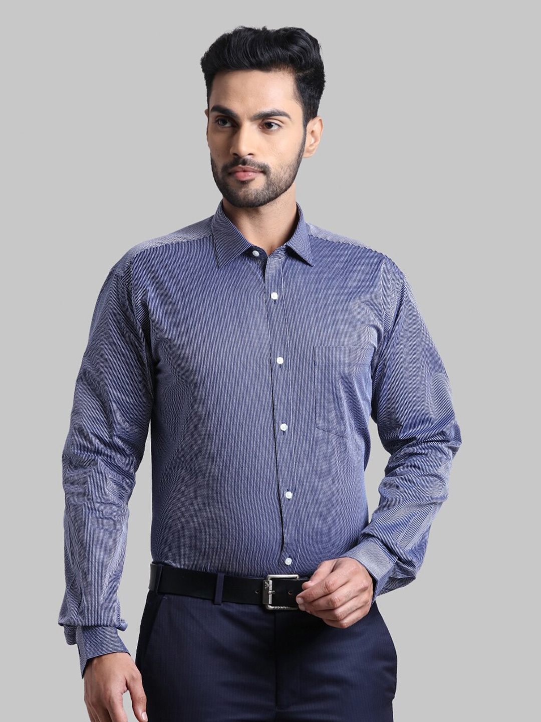 

Park Avenue Men Blue Slim Fit Striped Formal Shirt