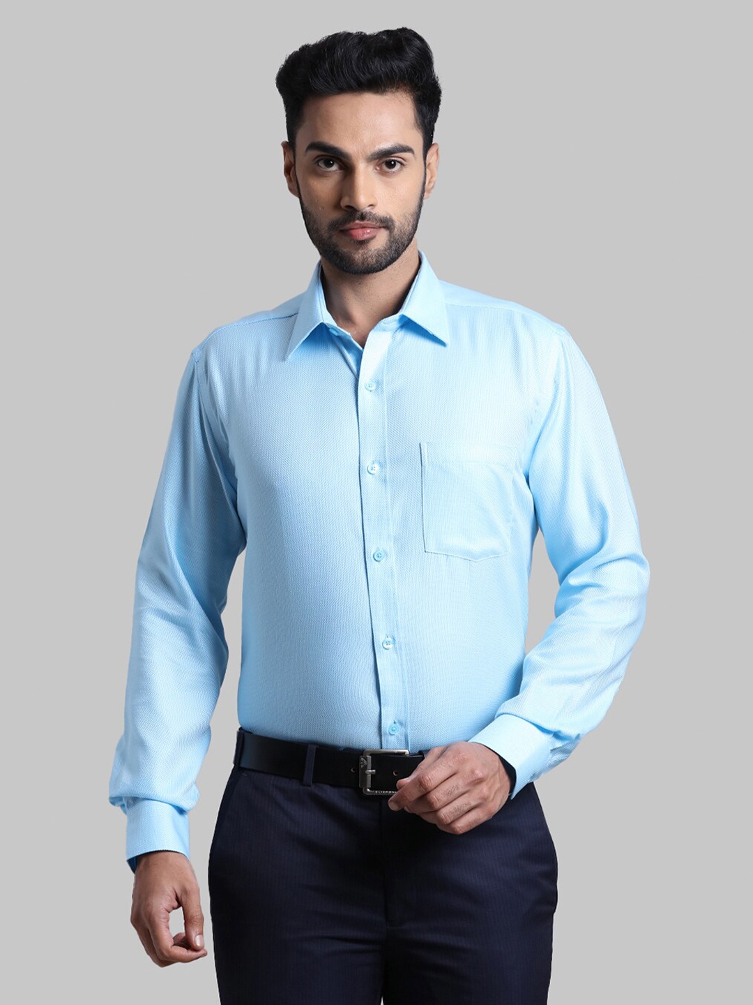 

Park Avenue Men Blue Solid Formal Shirt