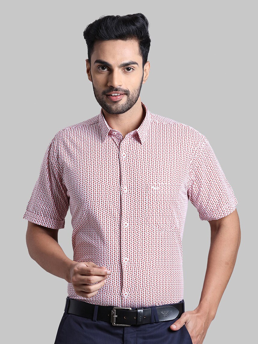 

Park Avenue Men Red Slim Fit Printed Cotton Casual Shirt