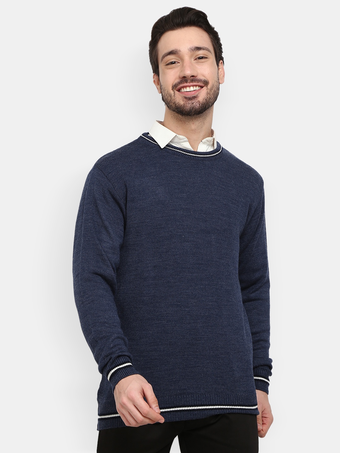 

V-Mart Men Blue Solid Daffodil Round Neck Pullover