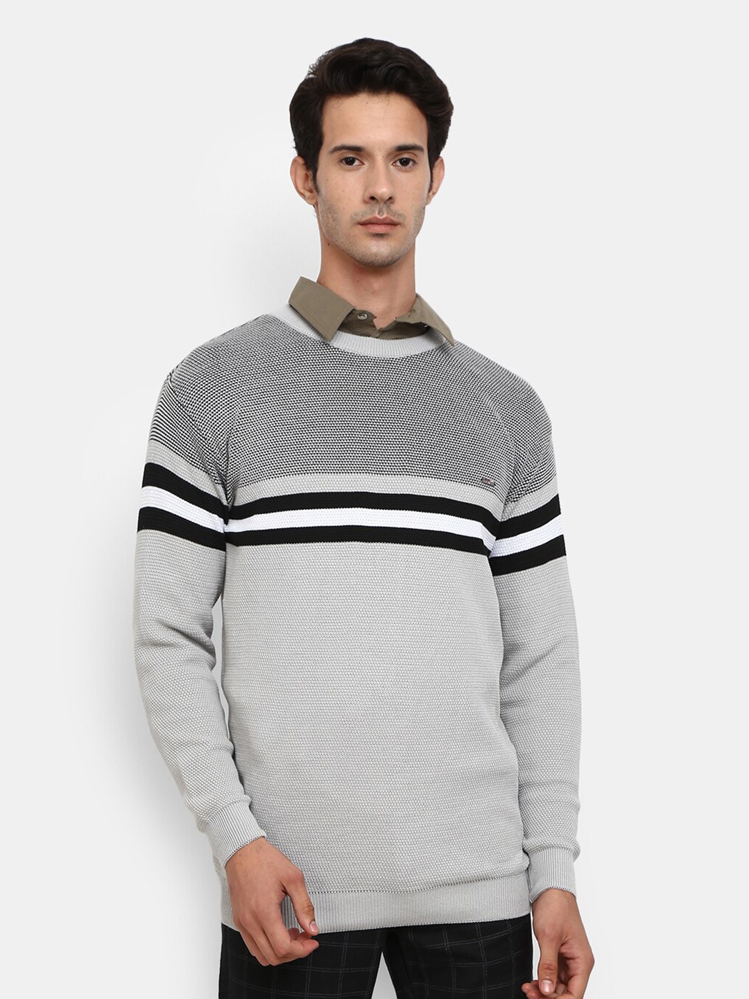 

V-Mart Men Grey Striped Sweatshirt