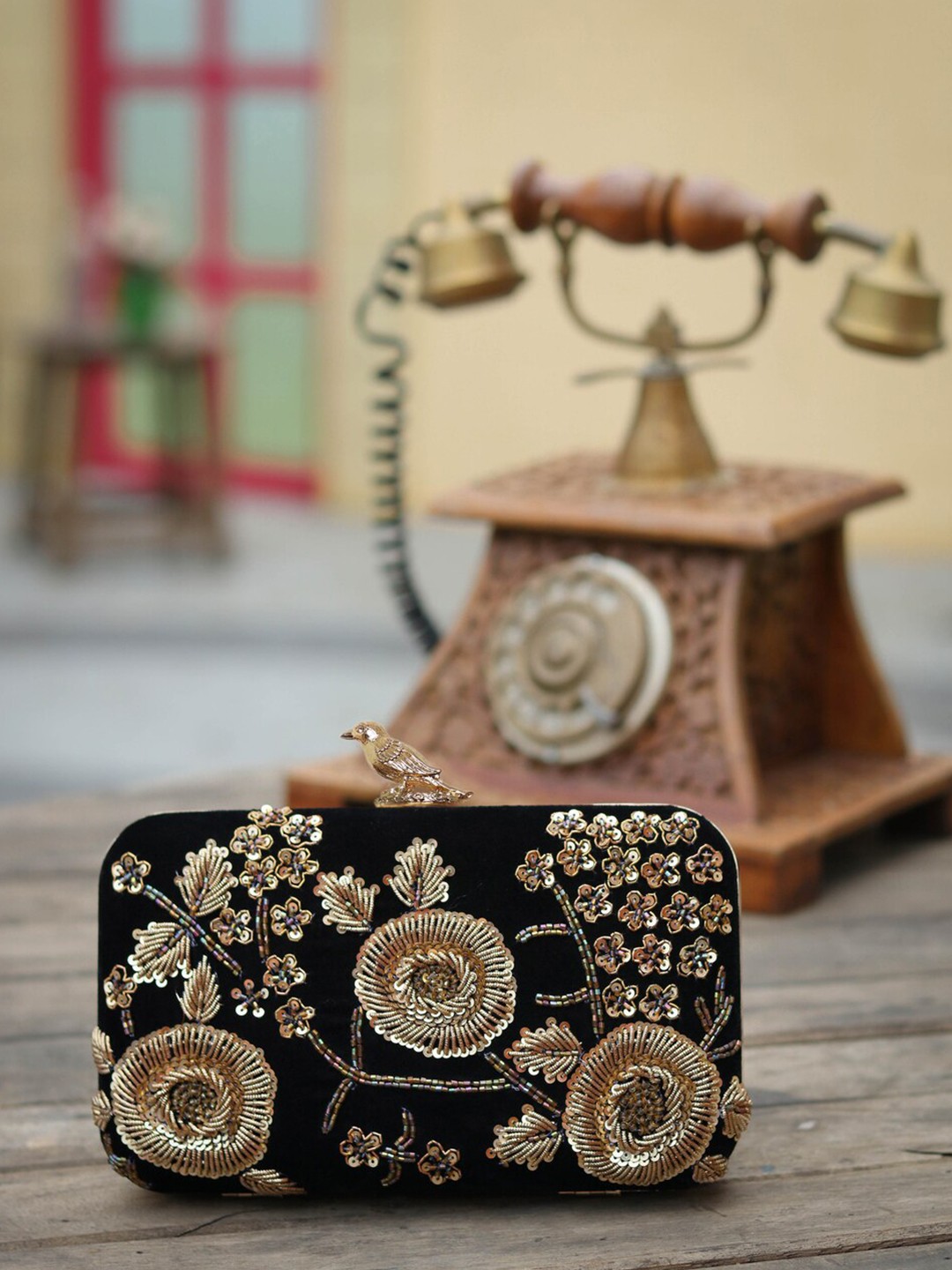 

NR By Nidhi Rathi Women Black & Gold-Toned Embellished Box Clutch