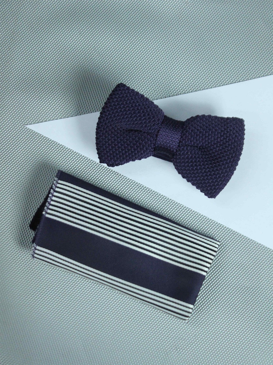 

Tossido Men Navy Blue Bow Tie