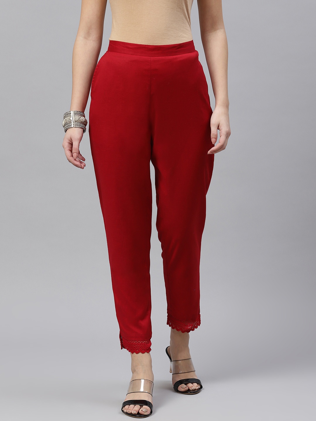 

PIROH Women Maroon Cotton Flex Solid Cropped Trousers