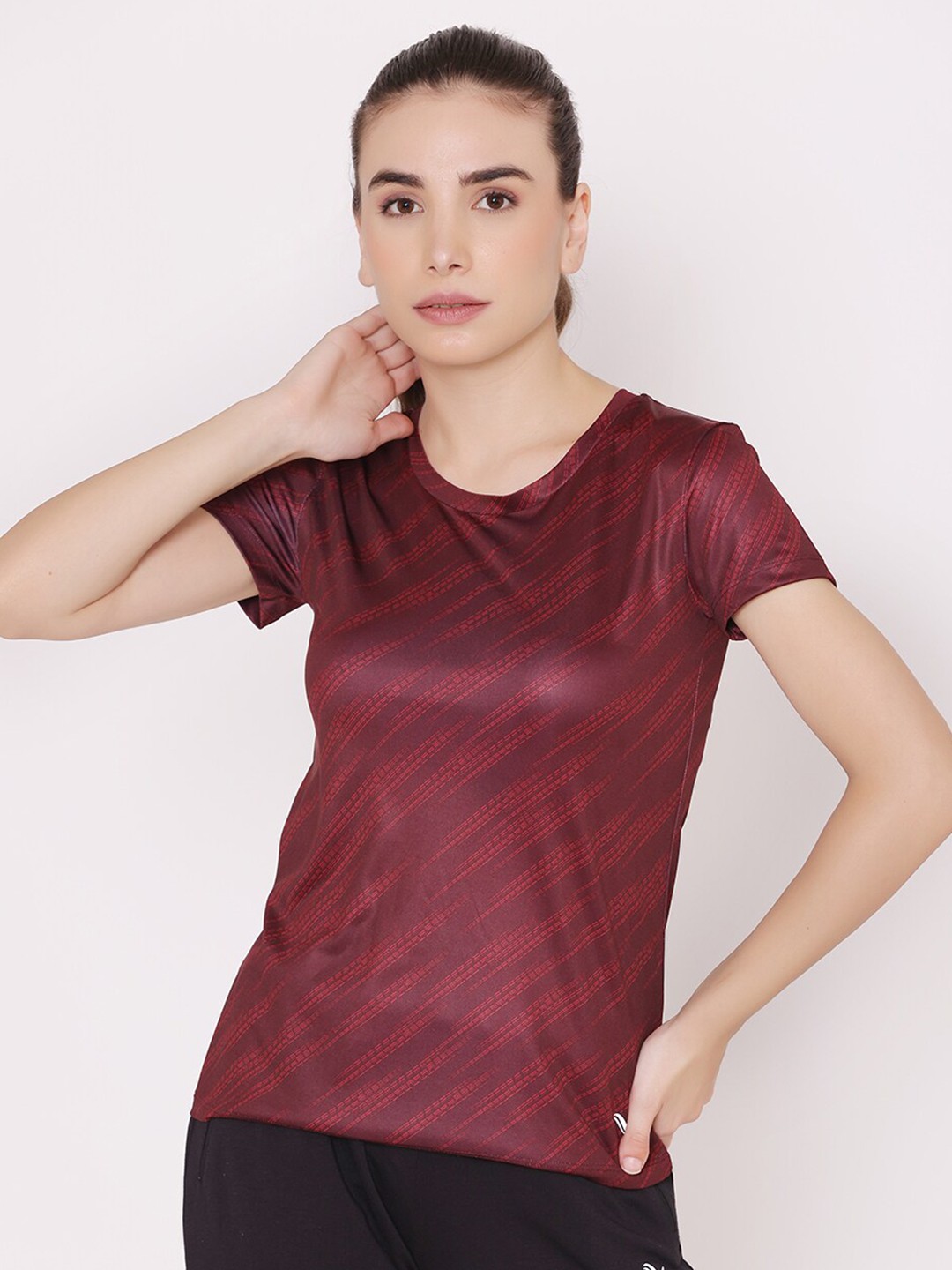 

Vami Women Maroon Printed T-shirt