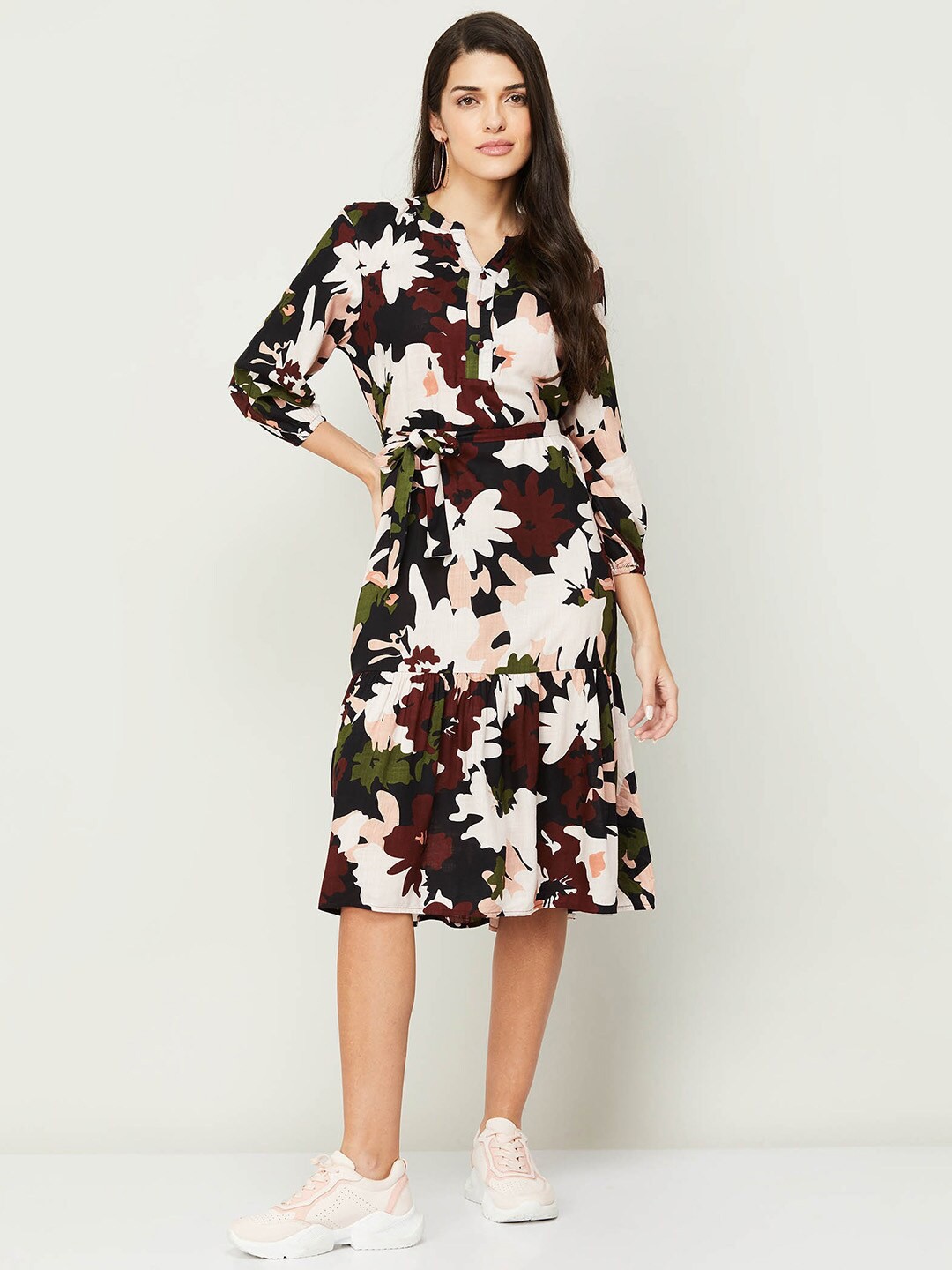 

Fame Forever by Lifestyle Women Green & Black Floral Printed Dress
