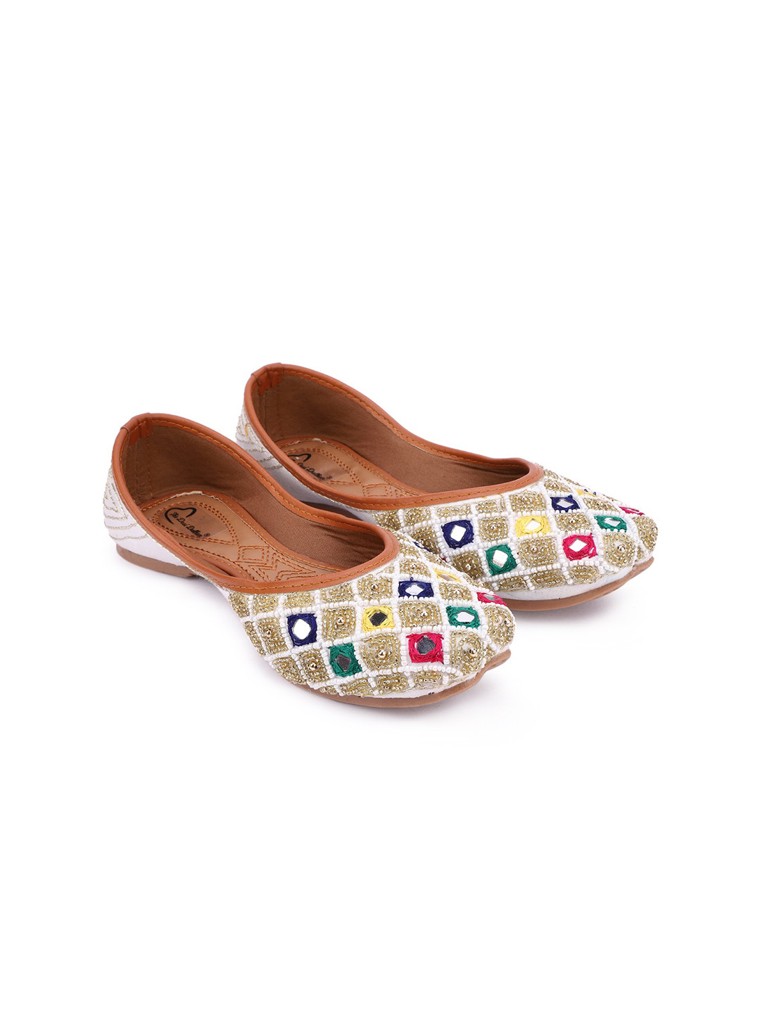 

The Desi Dulhan Women White Ethnic Embellished Mojaris