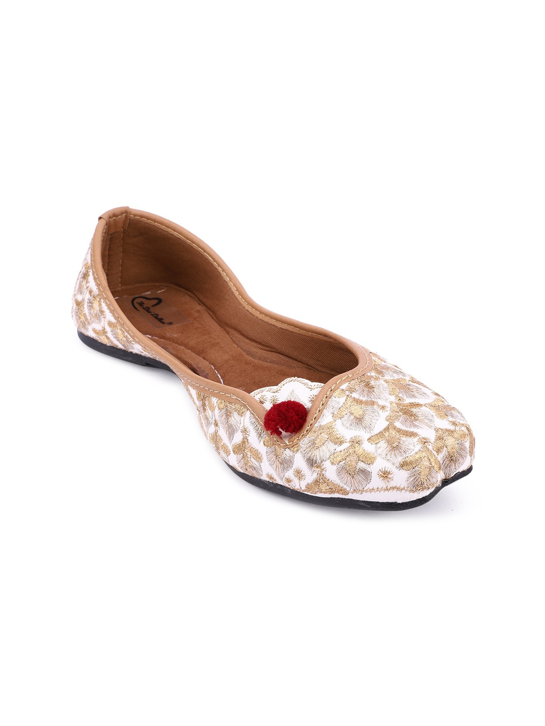 

The Desi Dulhan Women White Ethnic Mojaris Flats