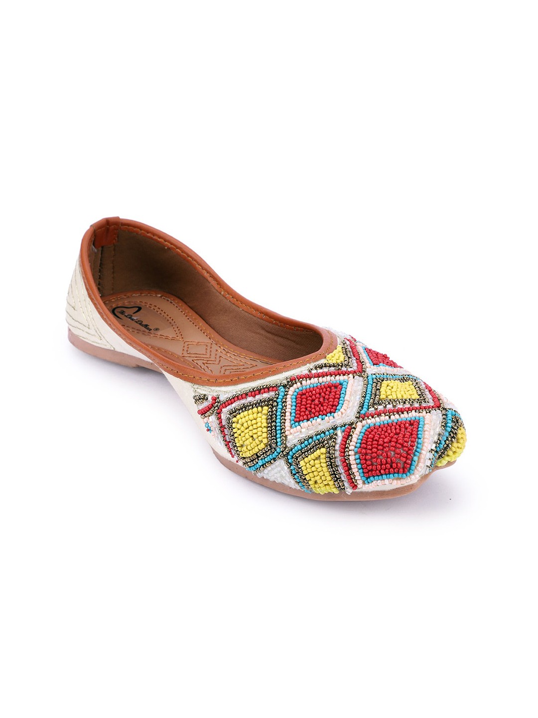

The Desi Dulhan Women White Mojaris Flats