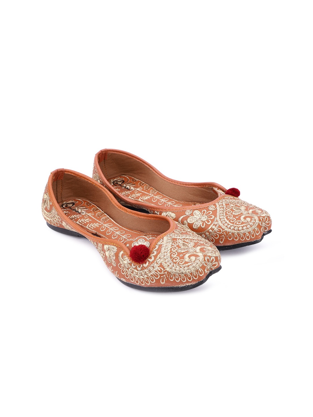 

The Desi Dulhan Women Brown Embellished Ethnic Mojaris Flats