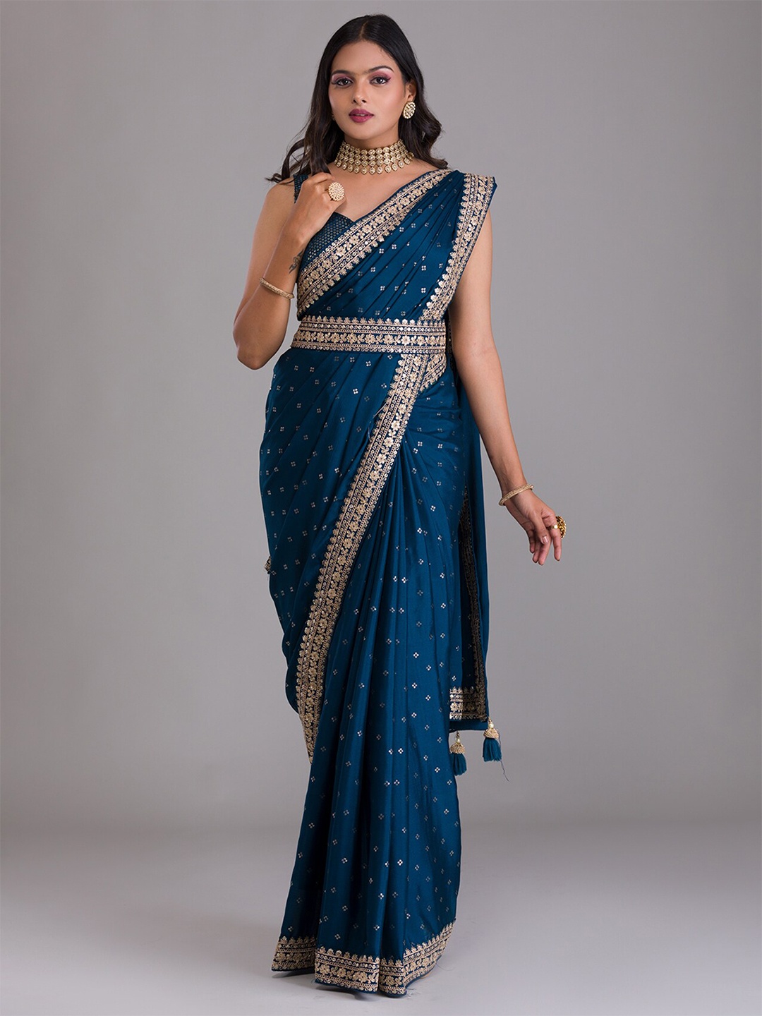 

Koskii Blue & Gold-Toned Floral Embroidered Saree