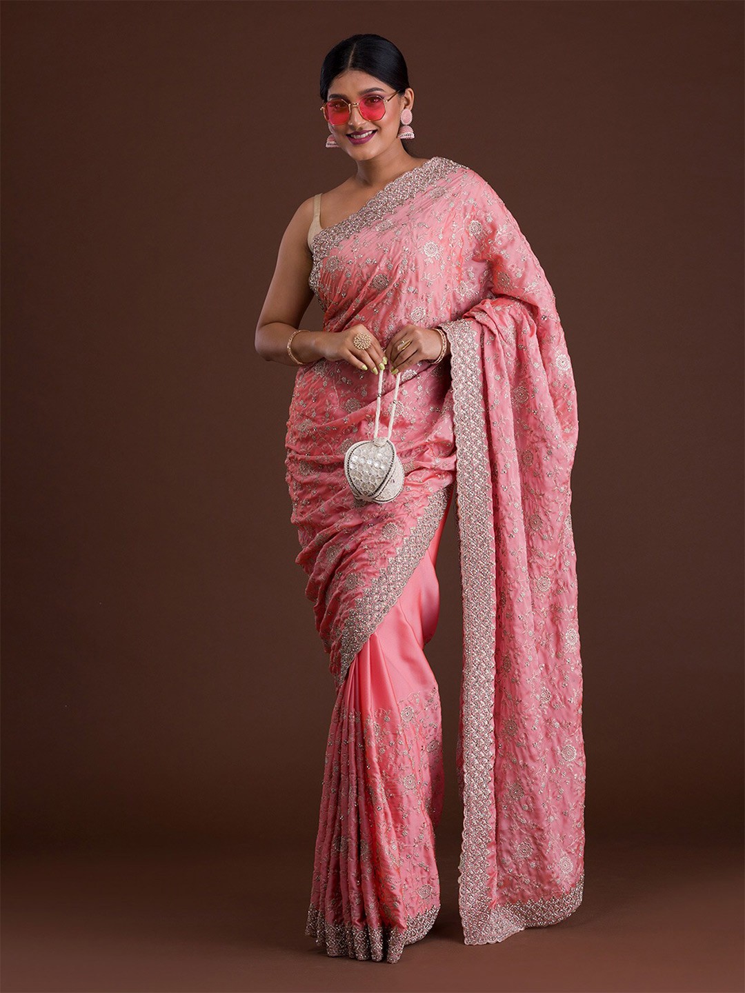 

Koskii Peach-Coloured & Silver-Toned Floral Embroidered Saree
