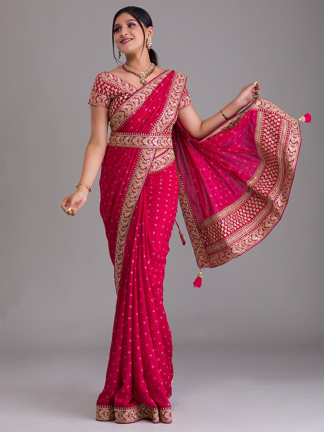 

Koskii Pink & Gold-Toned Bandhani Sequinned Saree