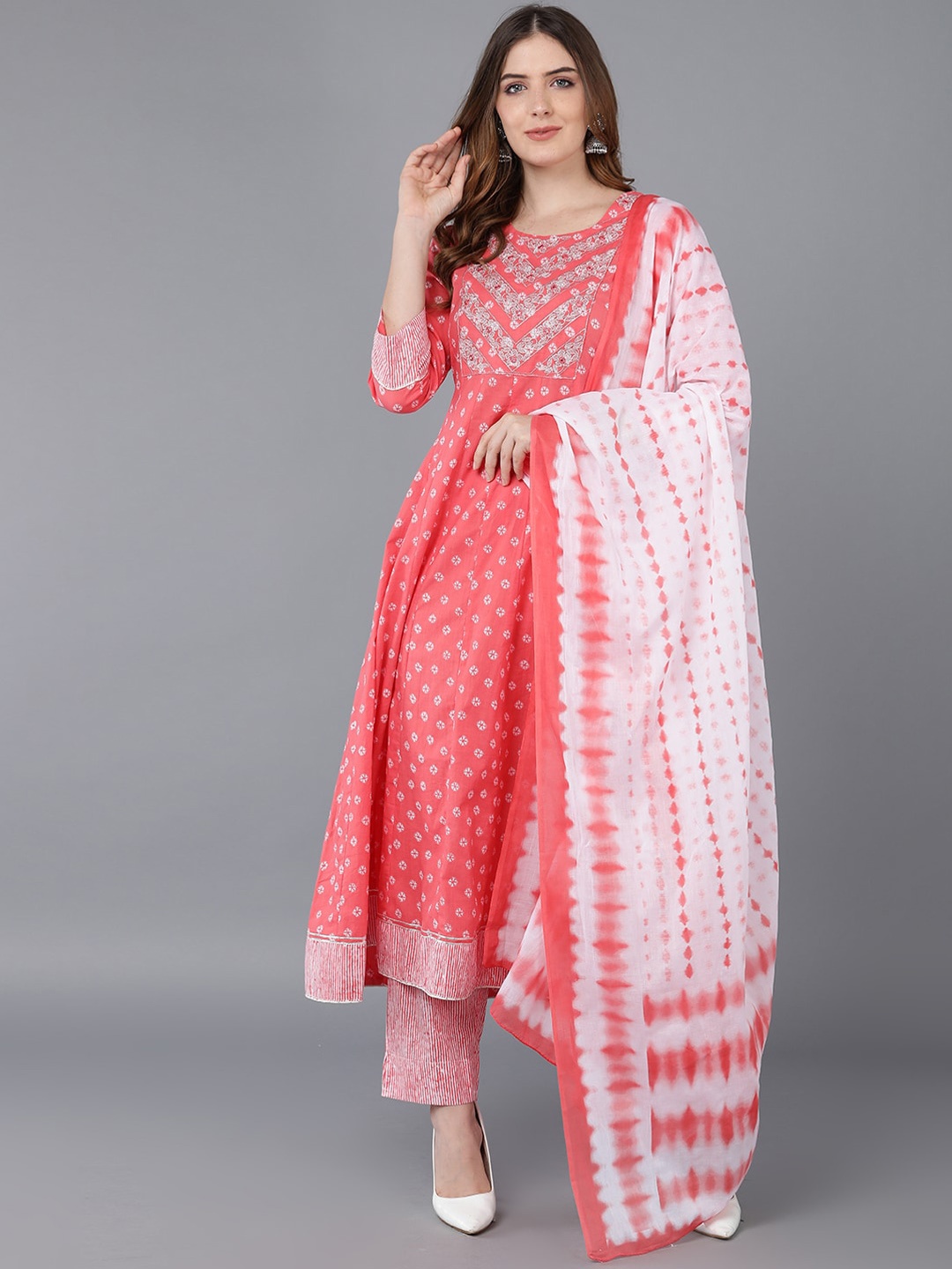 

AHIKA Women Peach-Coloured Ethnic Motifs Embroidered Pure Cotton Kurta Set