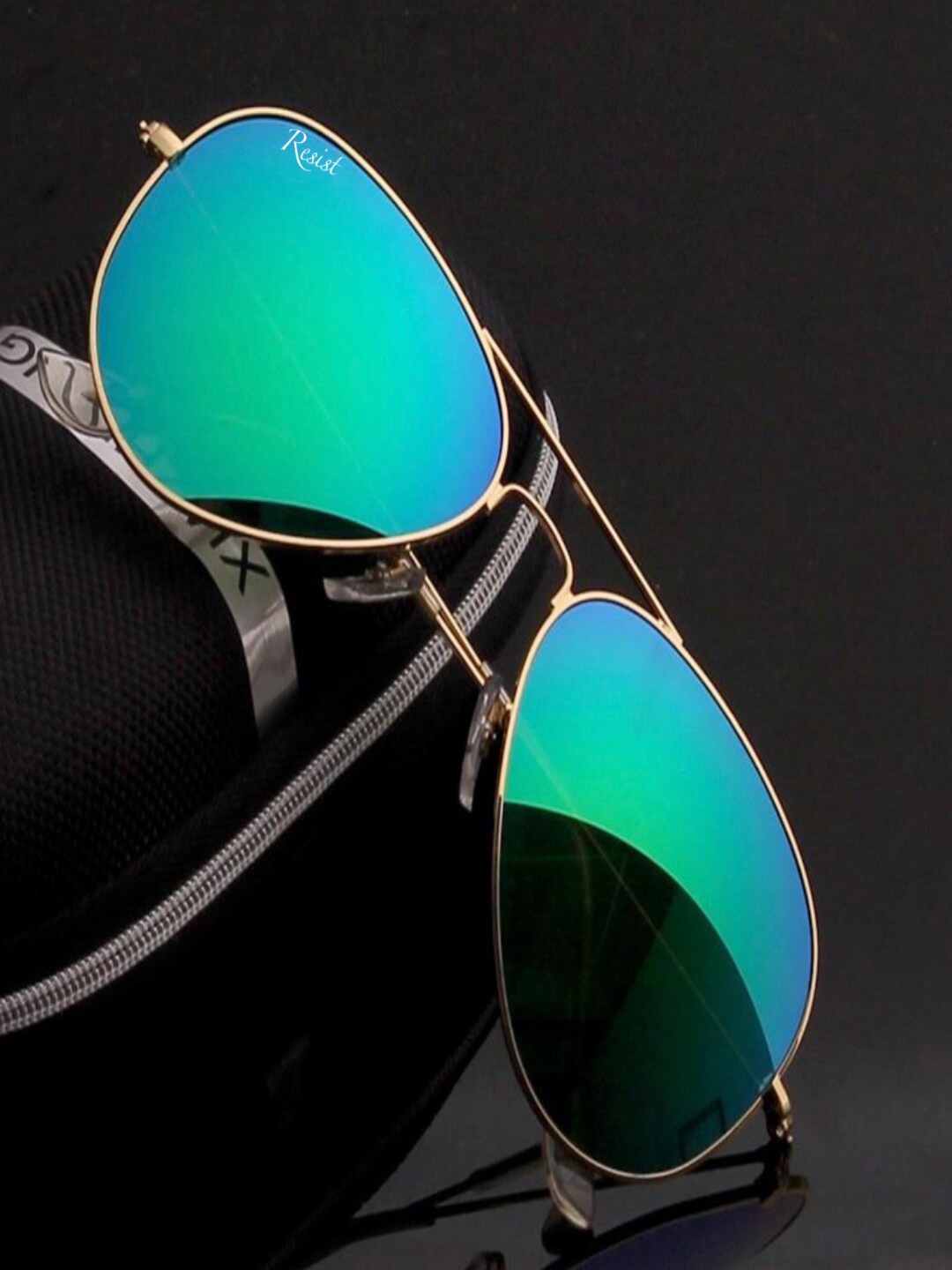 

RESIST EYEWEAR Unisex Green Lens & Gold-Toned Aviator Sunglasses with UV Protected Lens