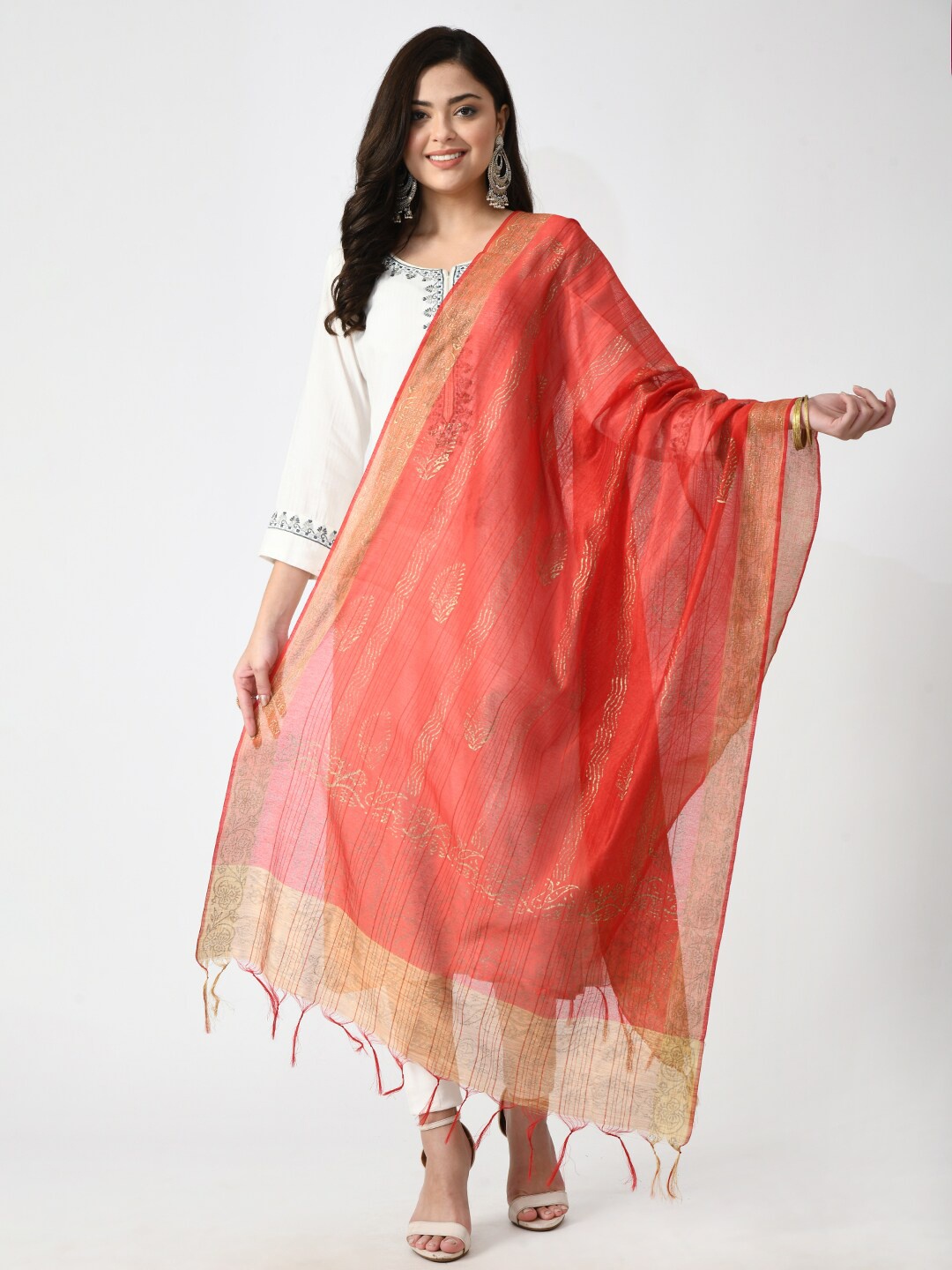 

Akshatani Red & Gold-Toned Printed Organza Dupatta