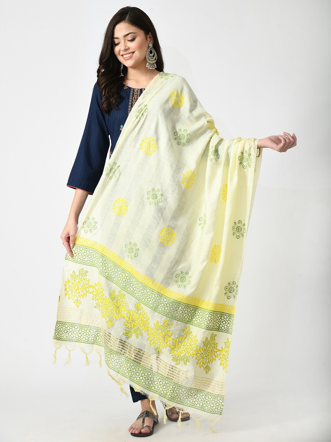 

Akshatani Women Off White & Yellow Cotton Silk Block Print Dupatta