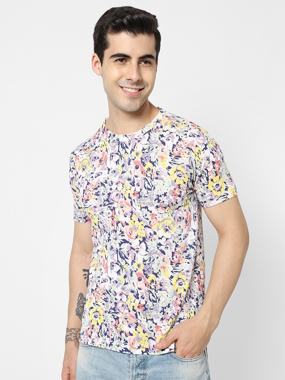 

VASTRADO Men Multicoloured Floral Printed V-Neck Tropical Raw Edge T-shirt, Multi