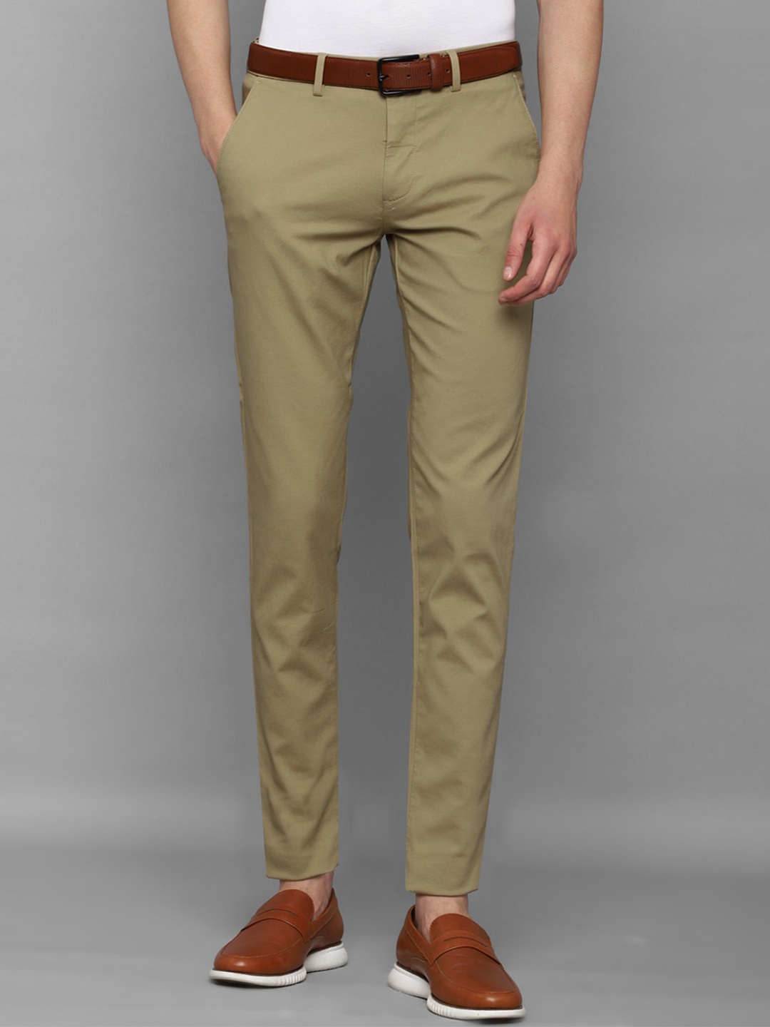 

Louis Philippe Sport Men Khaki Cotton Slim Fit Trousers