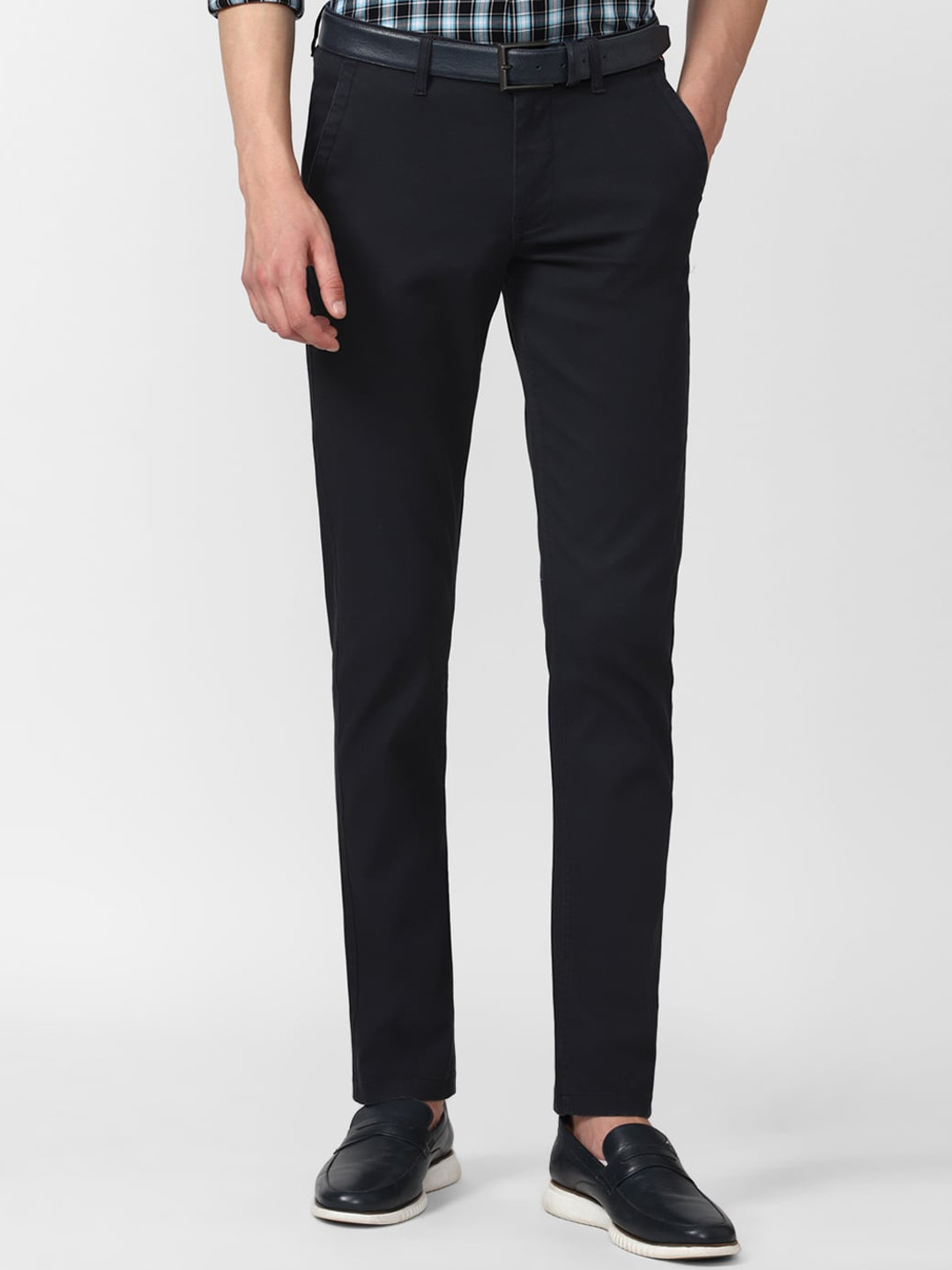 

Van Heusen Sport Men Black Solid Slim Fit Formal Trousers