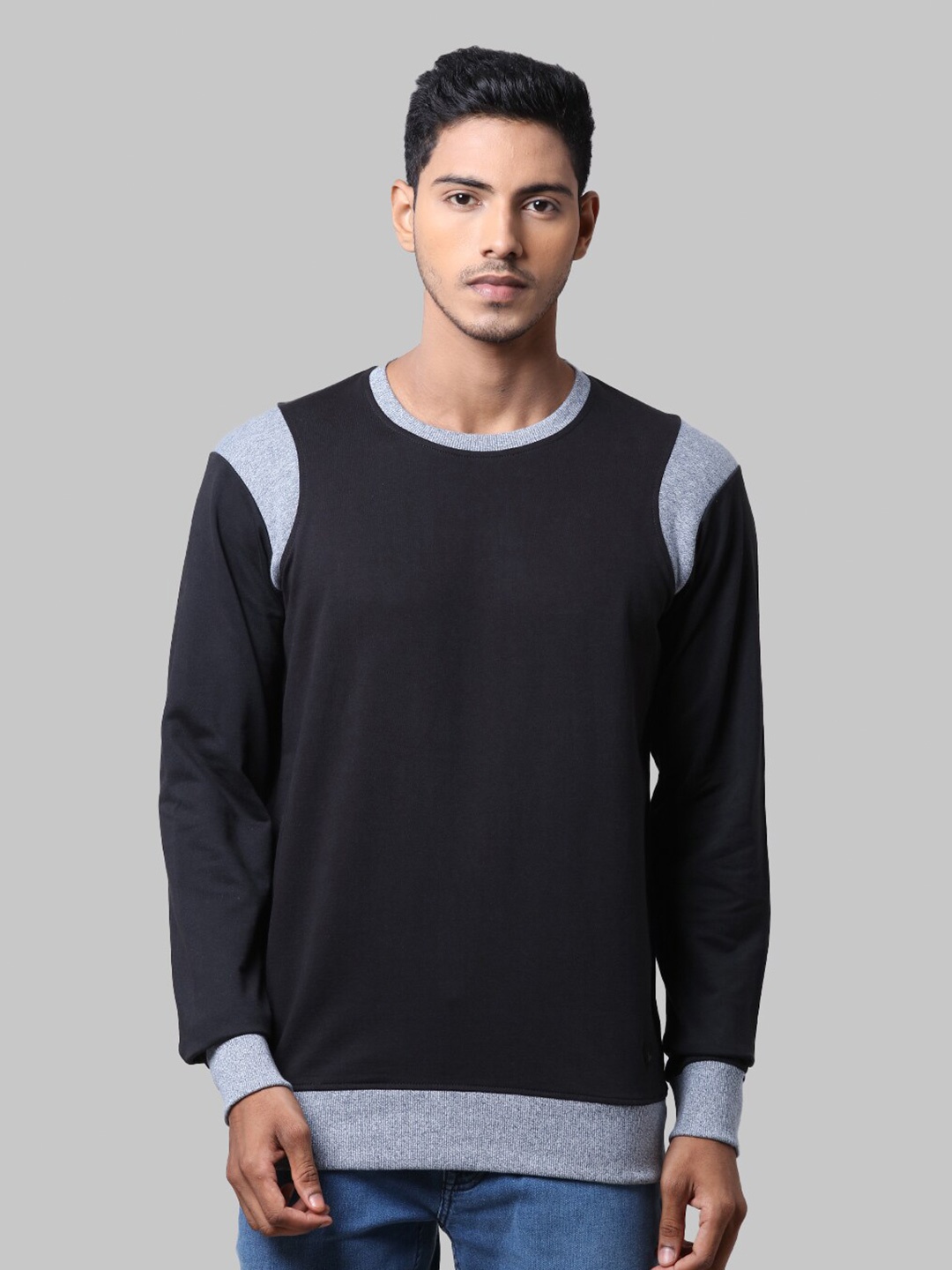 

Parx Men Black Colourblocked Sweatshirt