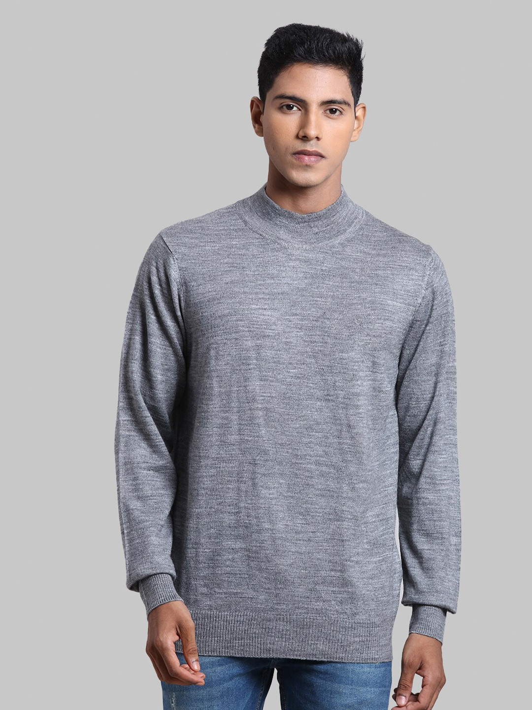 

Parx Men Grey Solid Longline Pullover