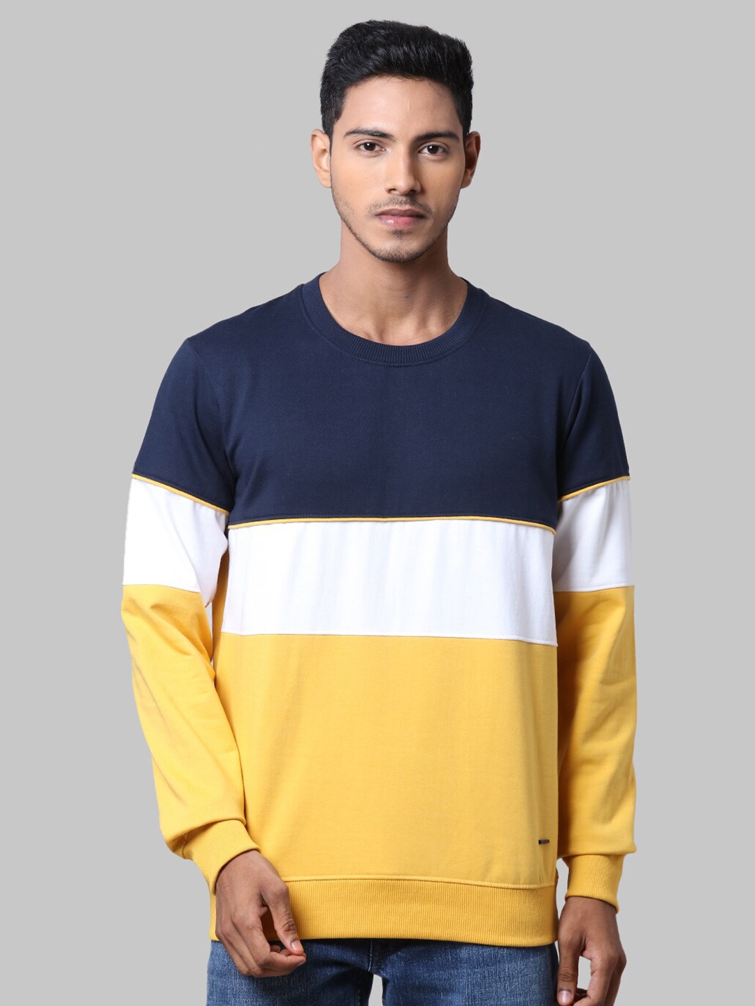 

Parx Men Yellow Colourblocked Sweatshirt