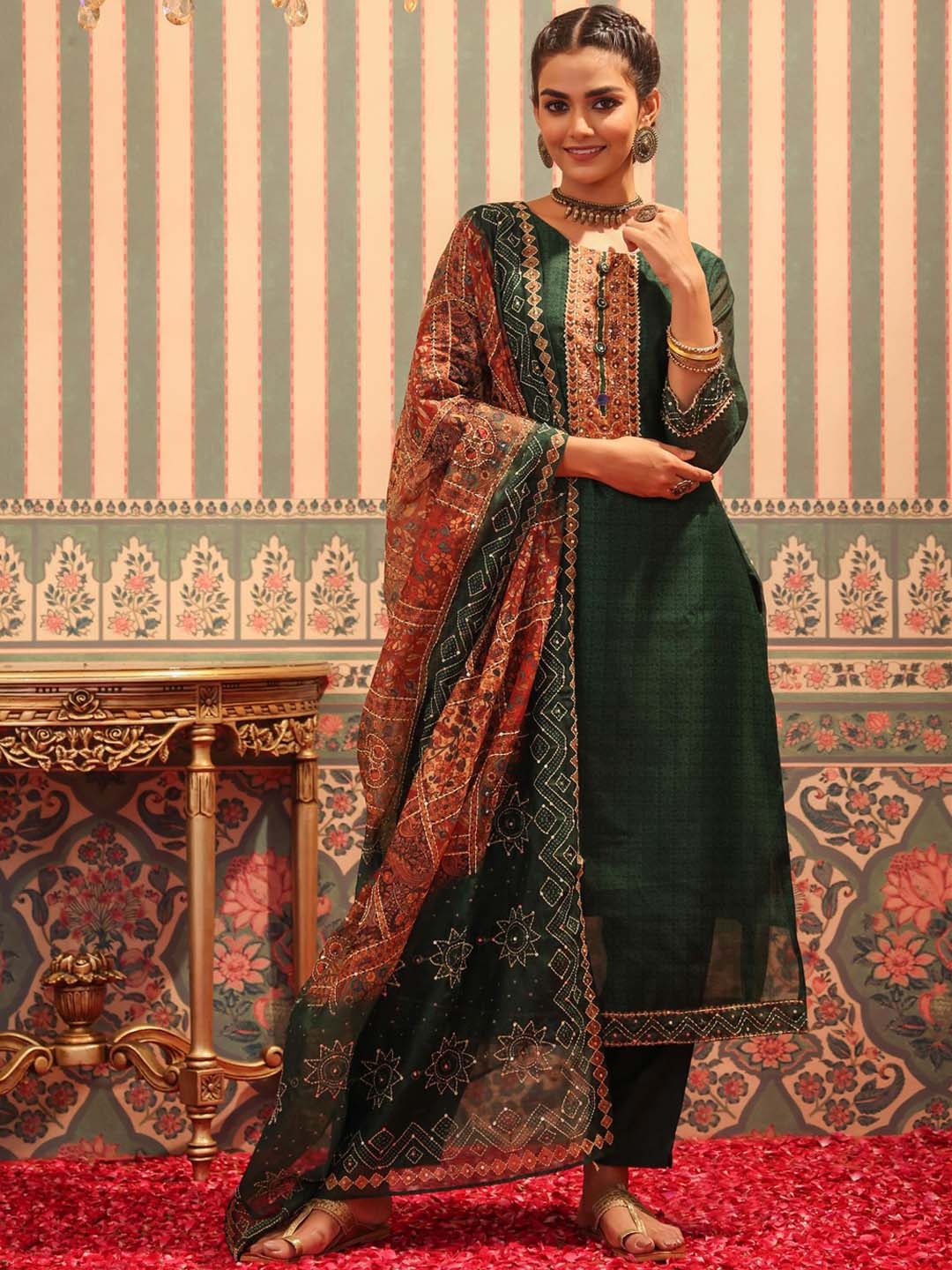 

SCAKHI Women Green Ethnic Motifs High Slit Thread Work Chanderi Silk Kurta with Trousers & With Dupatta
