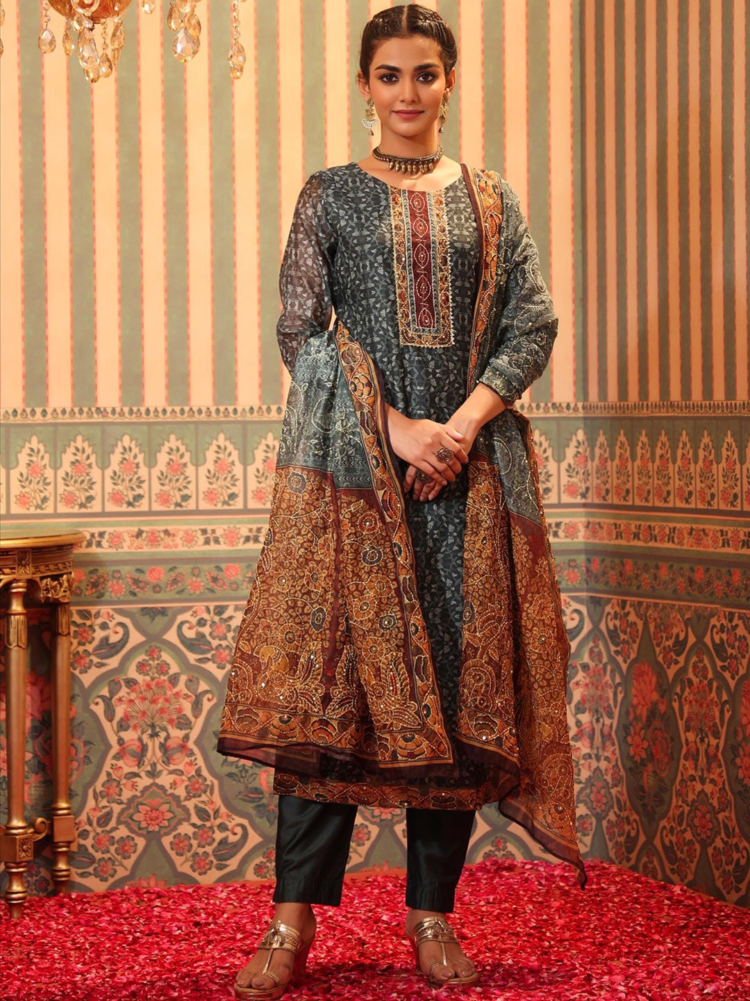 

SCAKHI Women Grey Ethnic Motifs Gotta Patti Chanderi Silk Kurta with Trousers & With Dupatta