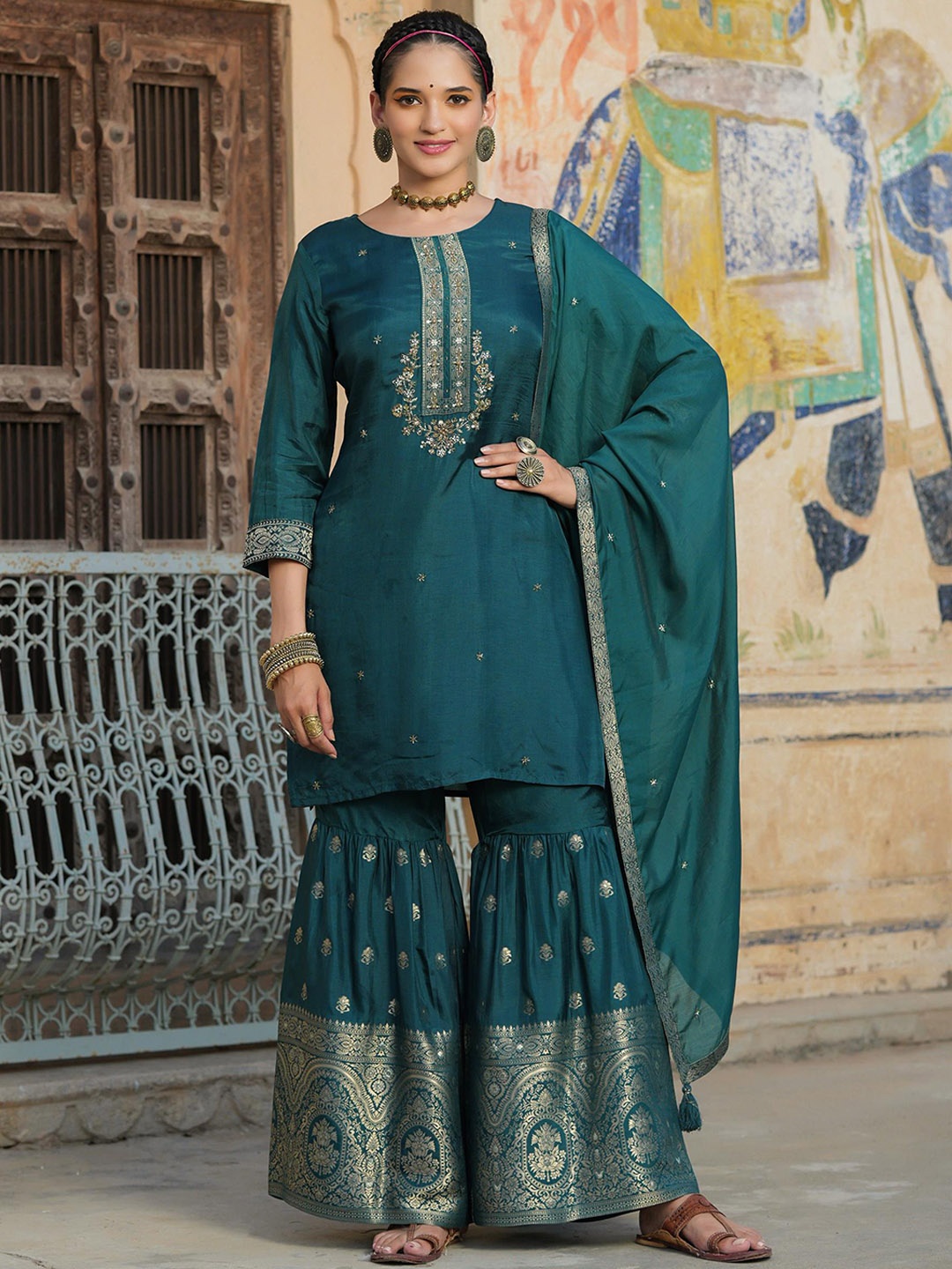 

SCAKHI Women Green Ethnic Motifs Yoke Design Beads and Stones Pure Silk Kurti with Sharara & With Dupatta
