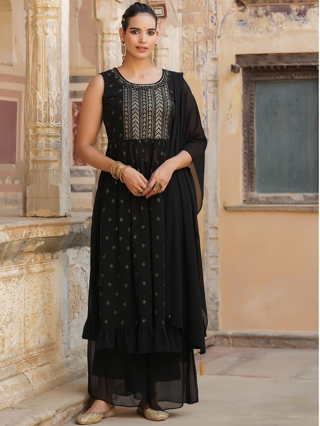 

SCAKHI Women Black Empire Beads and Stones Kurta with Palazzos & With Dupatta
