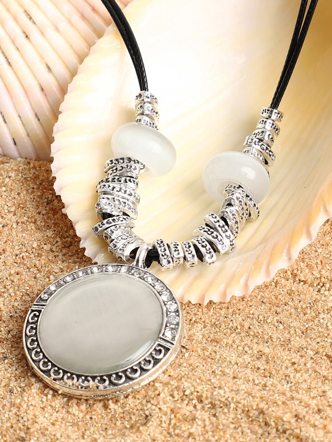 

SOHI Silver-Toned & White Stone Pendant Chain